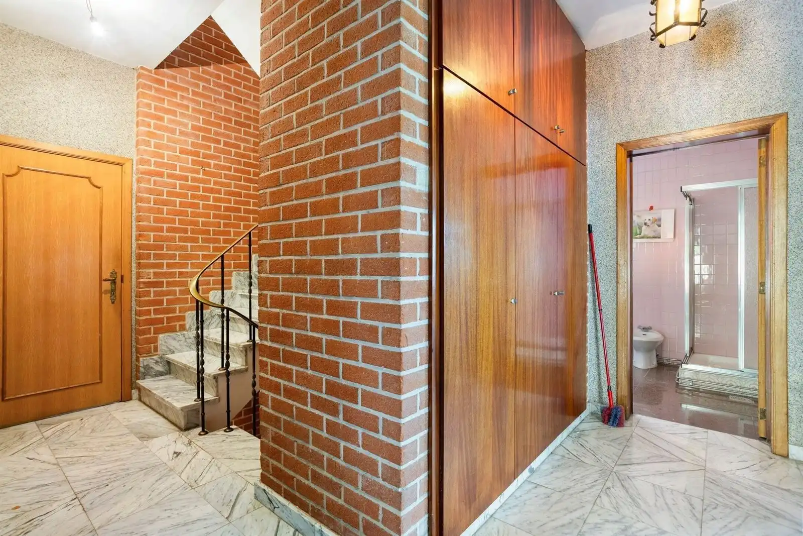 Te renoveren gezinswoning  (371 m²) met 5 slaapkamers op een perceel van 10a66ca te Huizingen foto 9