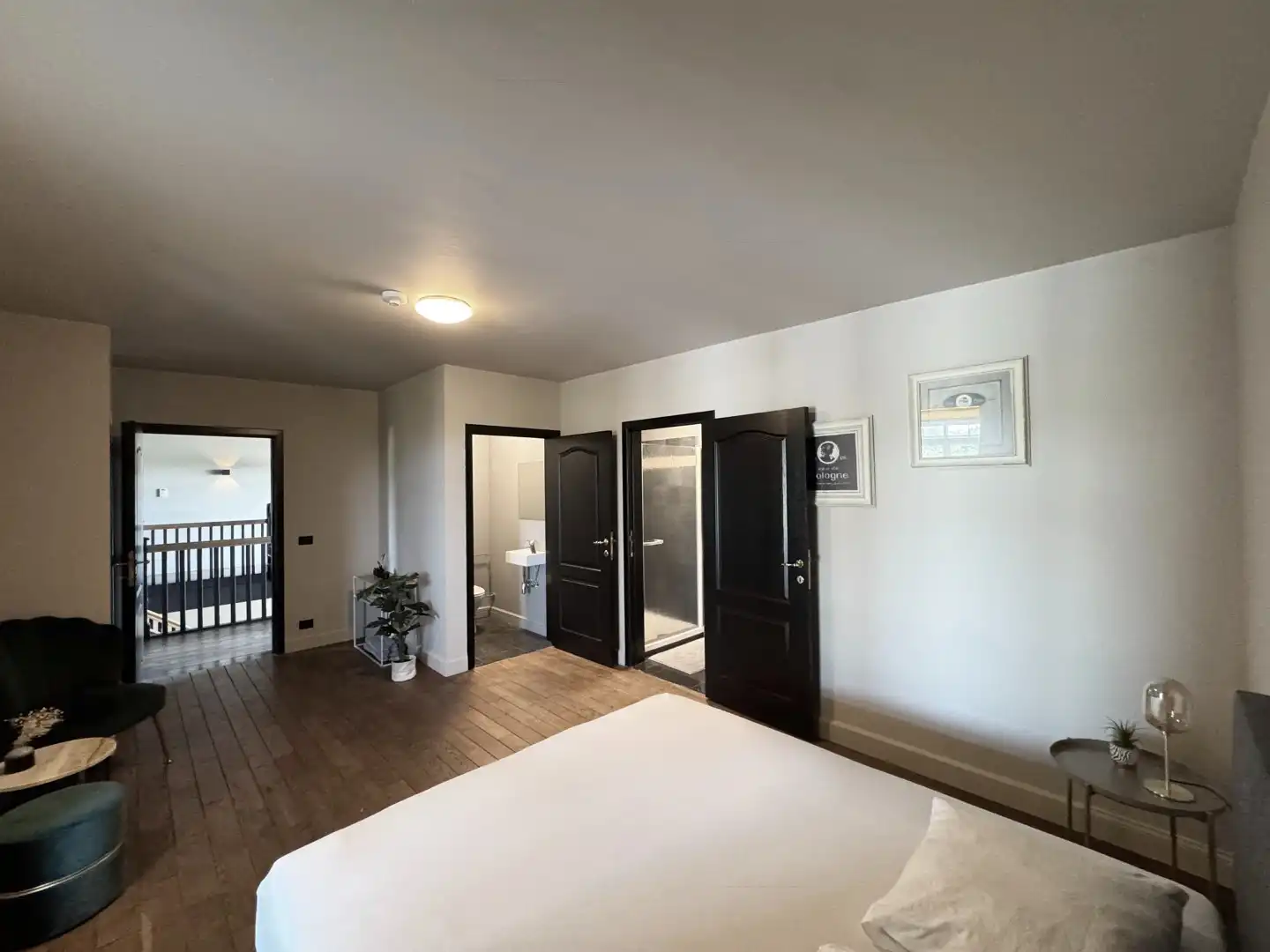 Unieke en ruime villa met 8 slaapkamers, lift, zonnepanelen en 10 parkeerplaatsen op riant perceel van 2.313 m² foto 11