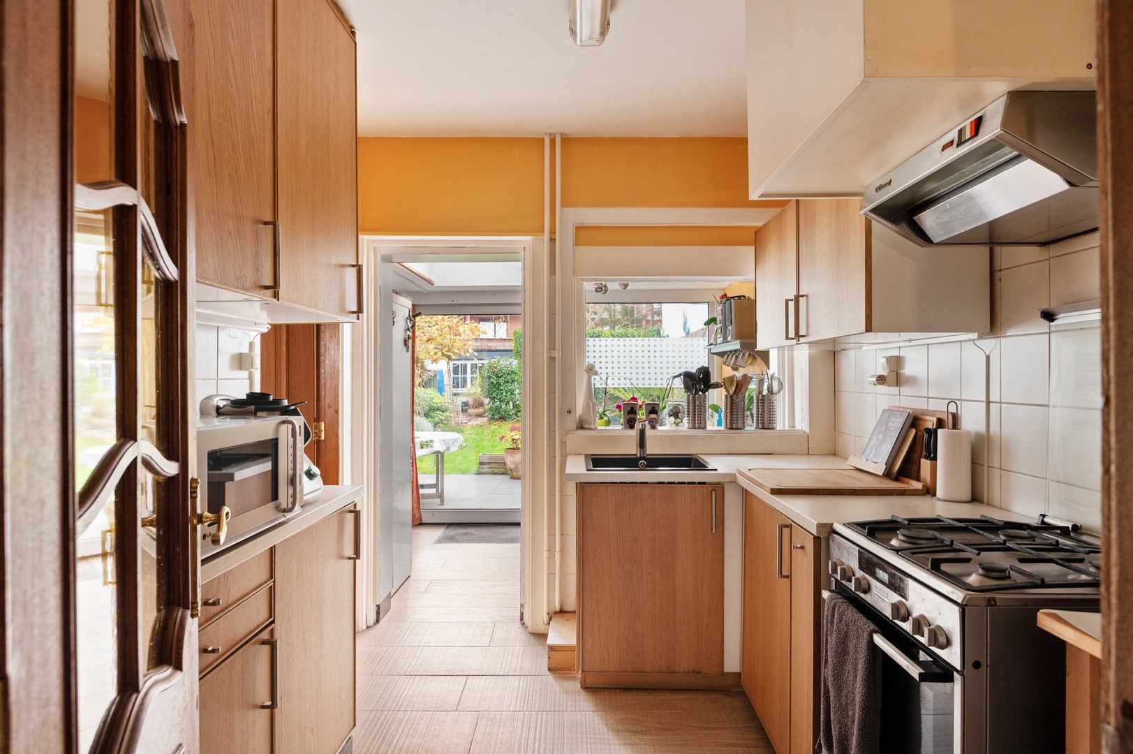 Verzorgde woning met 3 slp en ruime tuin op toplocatie in Schoten foto 4