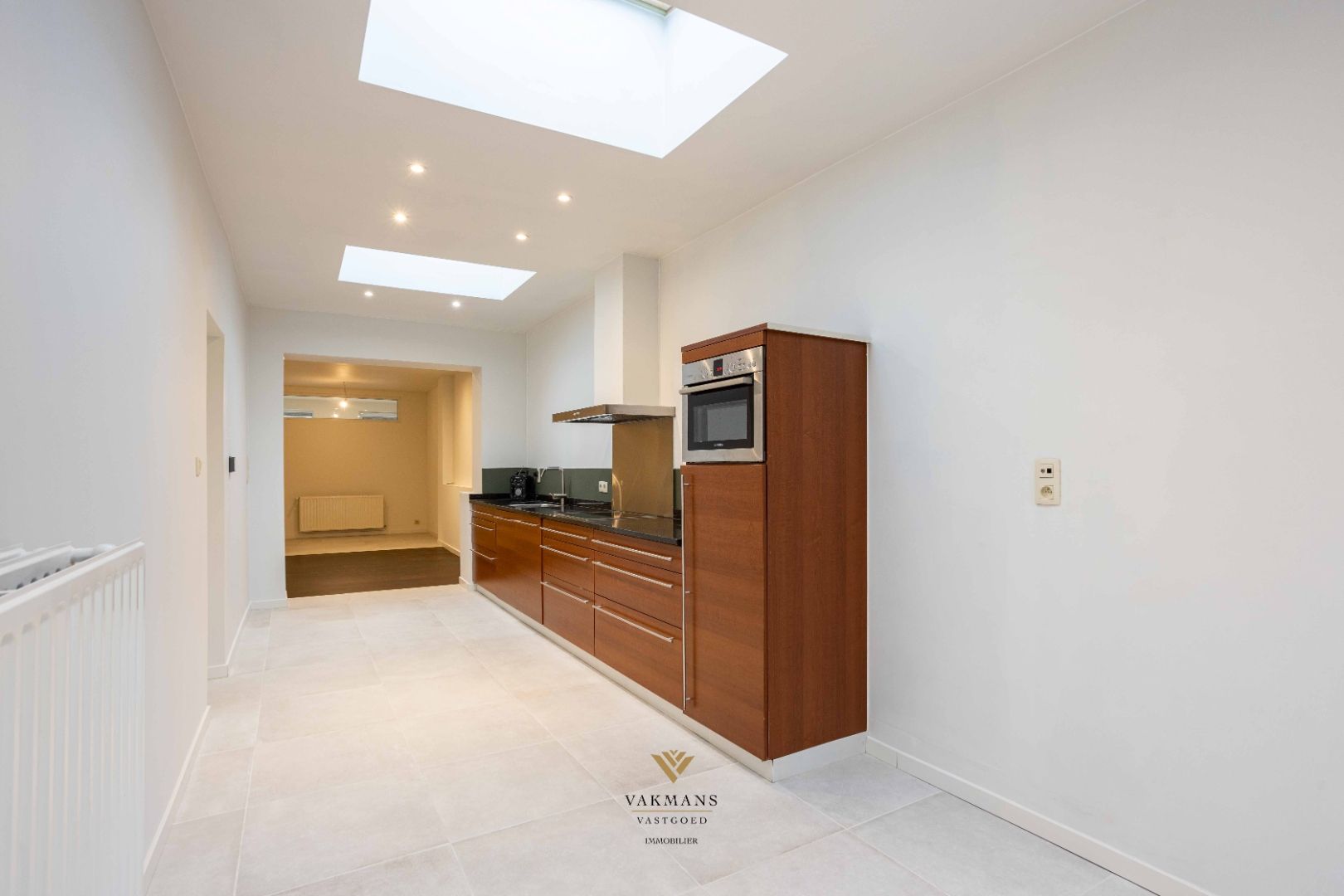 Prachtige gerenoveerde woning met 3 slaapkamers en tuin foto 12