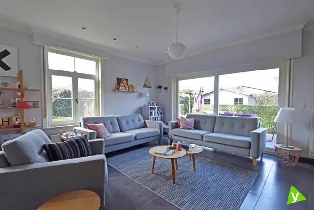 Ruime gezinswoning gelegen met tuin net buiten het centrum van Eeklo! foto 6