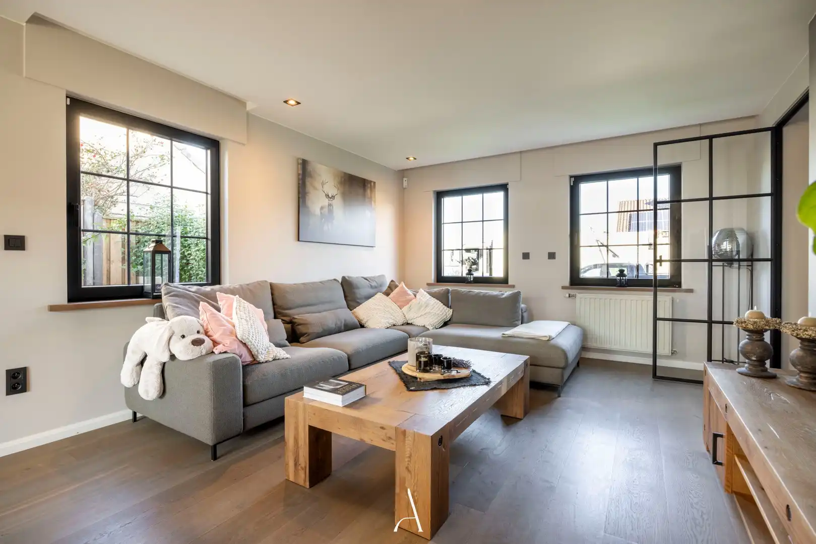 Hoogwaardig gerenoveerde woning met verwarmd zwembad in het centrum van Ophoven foto 4