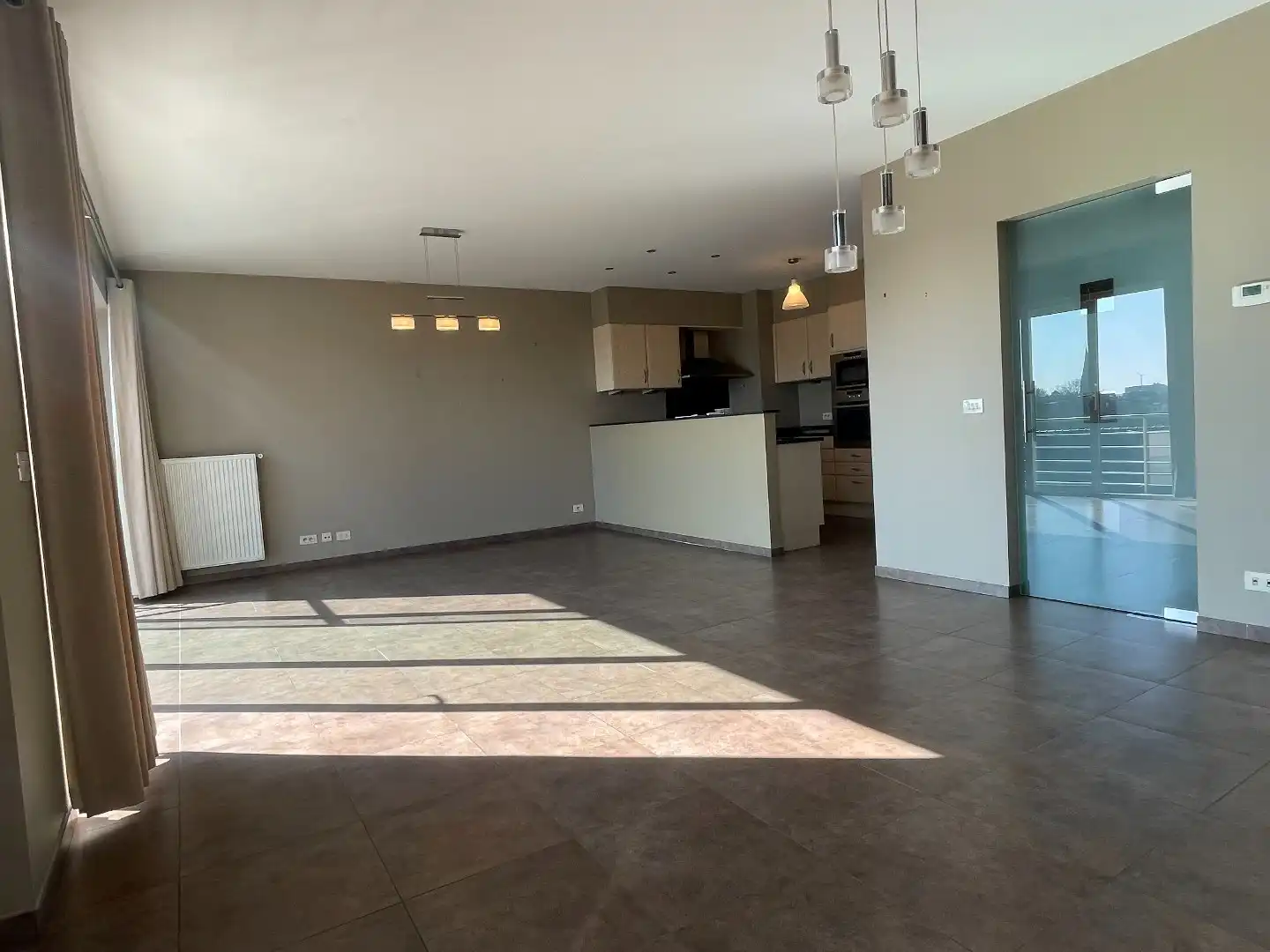 Ruim 2-slaapkamer appartement met garage in Kuurne foto 2