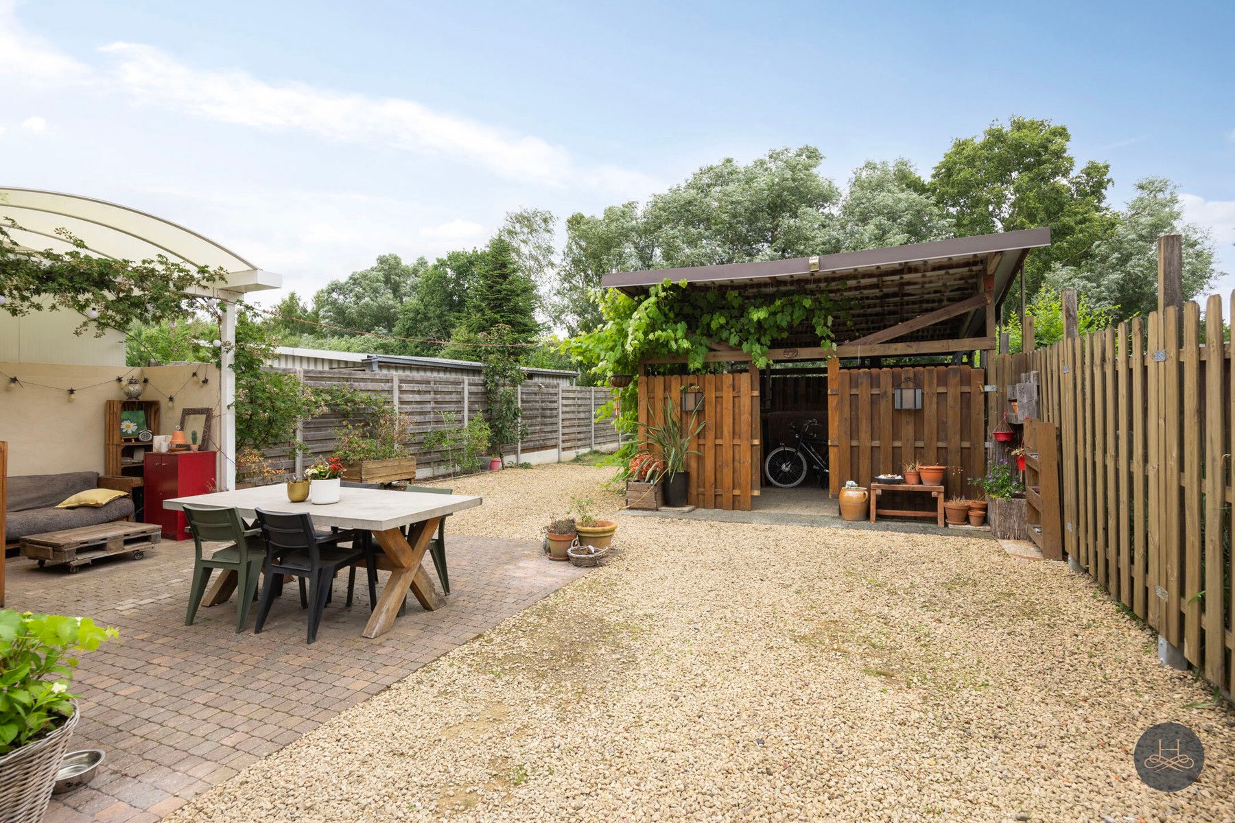 Gerenoveerde woning met fantastische buitenruimte foto 22