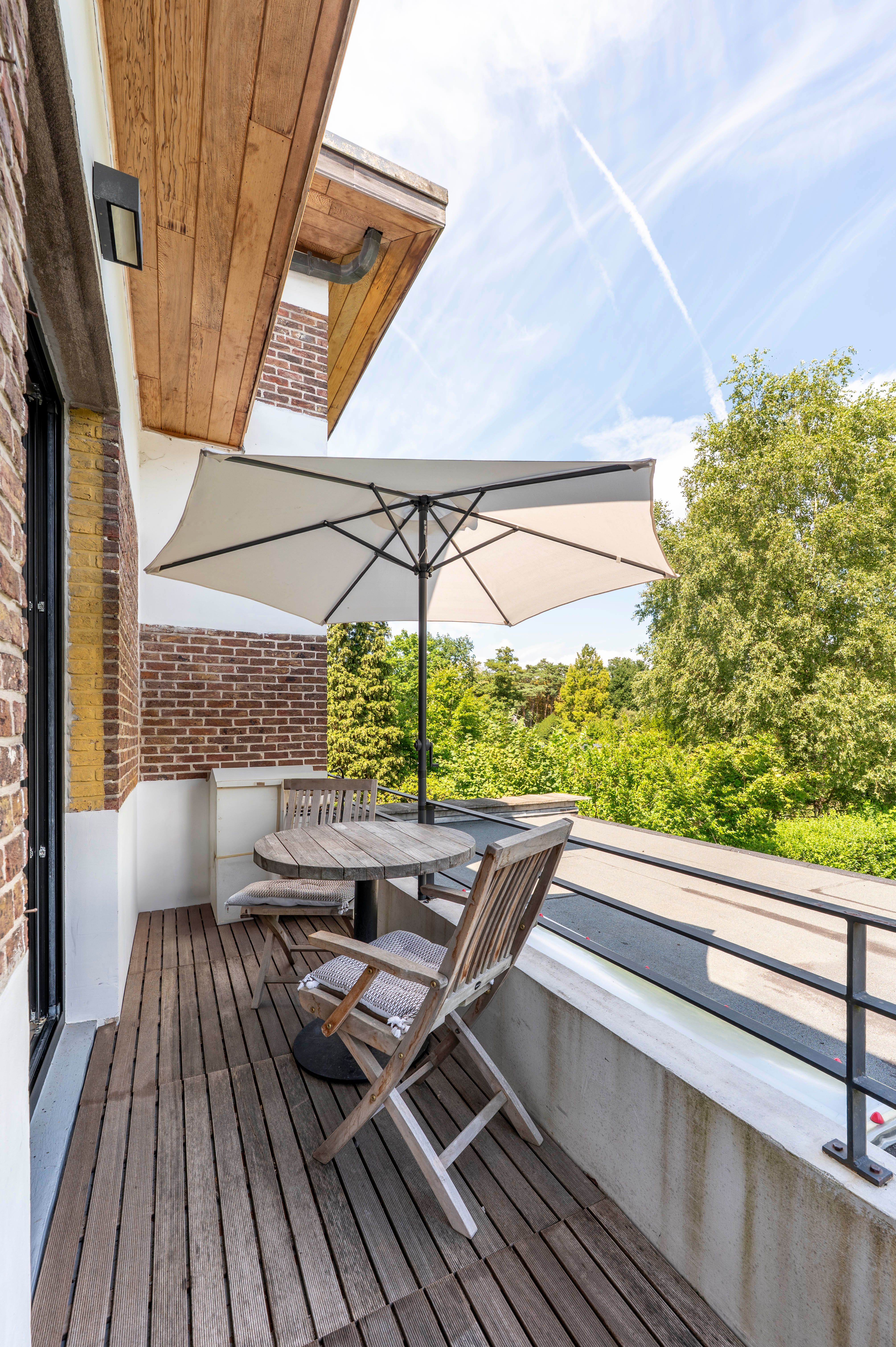 Exclusief en karaktervol appartement mét terras te huur in Brasschaat! foto 13