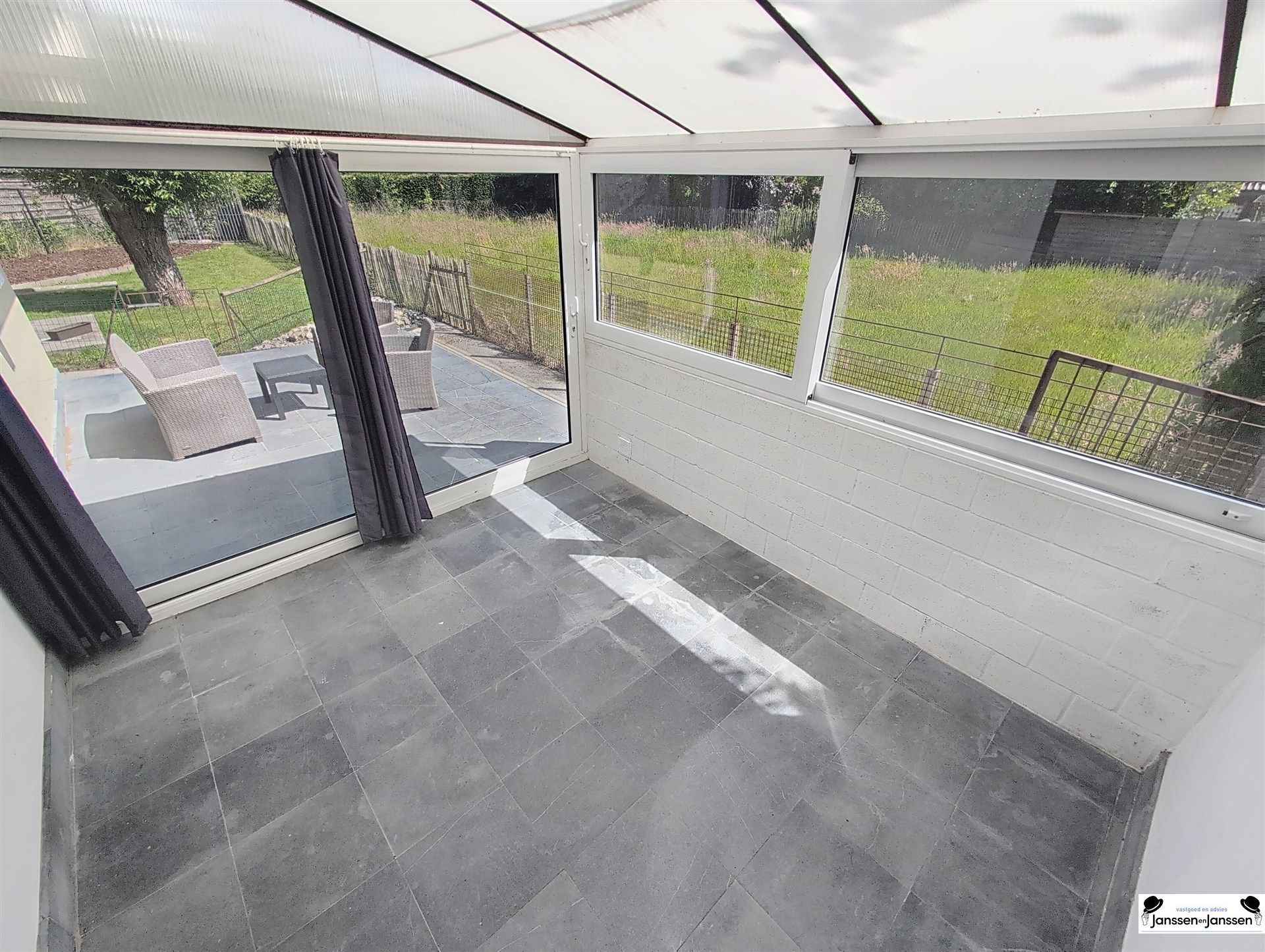 Rustgevende Bungalow - Zon, Rust en Jouw Eigen Plekje foto 22