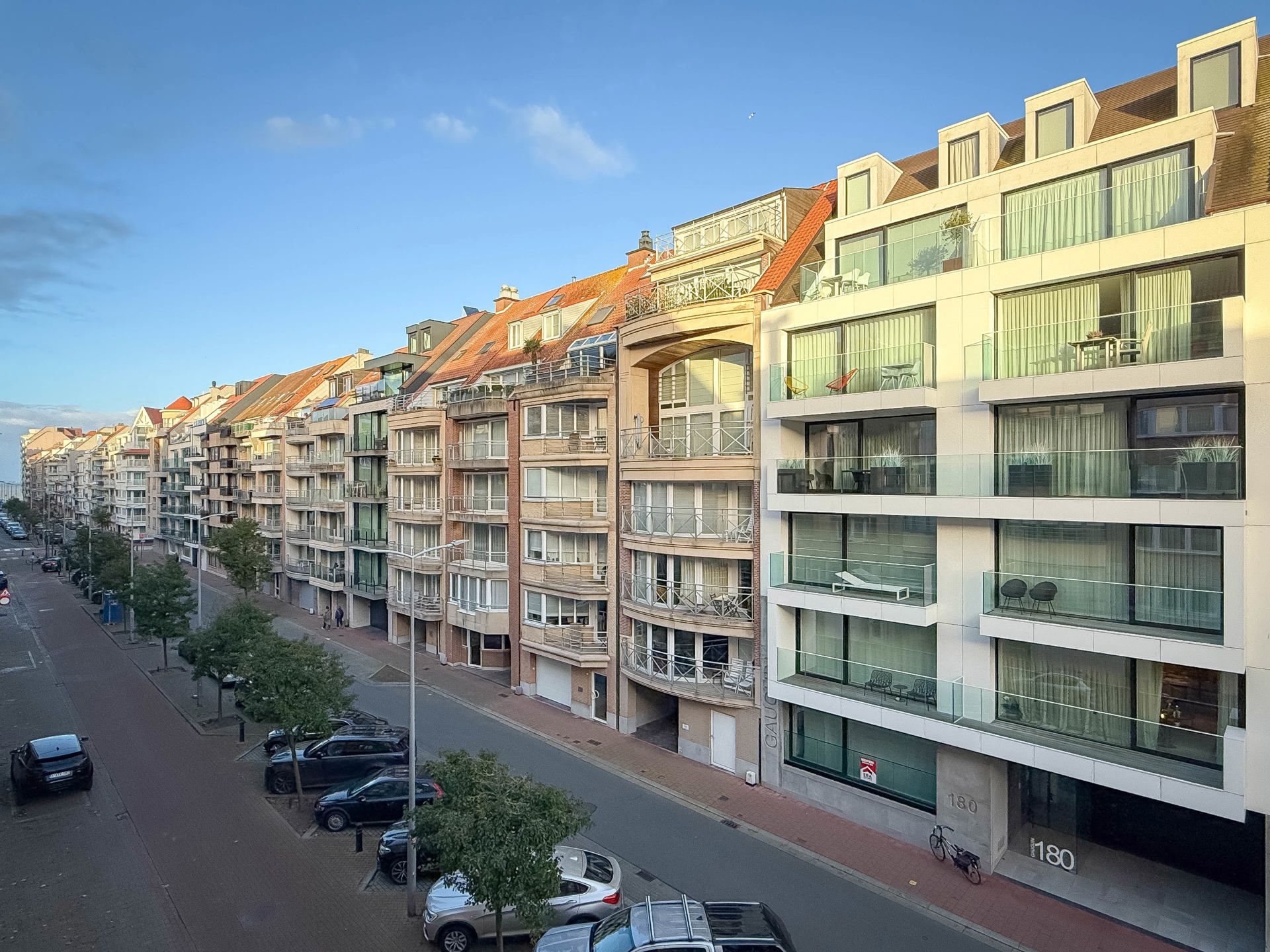 Lichtrijk appartement, centraal gelegen op de Parmentierlaan foto 10