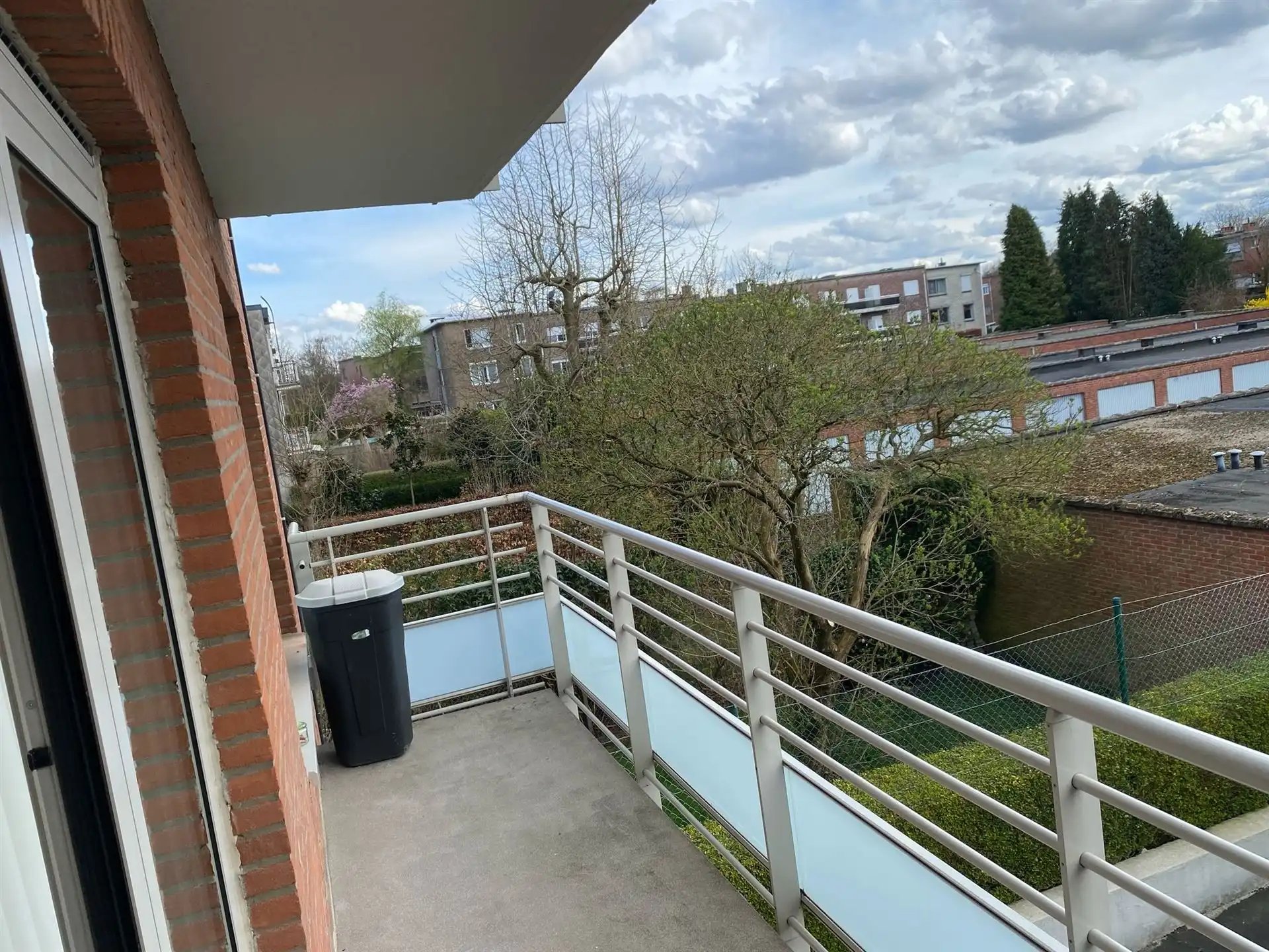 rustig gelegen 2 slpk-appartement met terras en garage foto 10