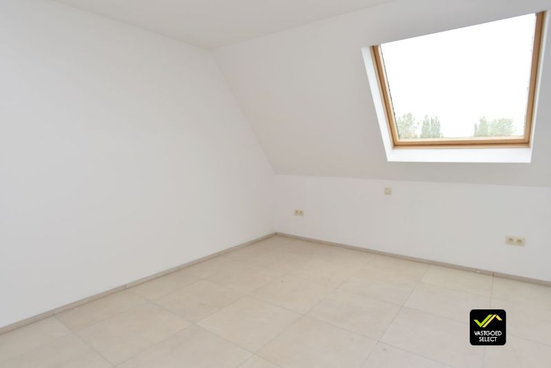 Te huur: ruime duplex in Maldegem met lift naar beide verdiepingen foto 10