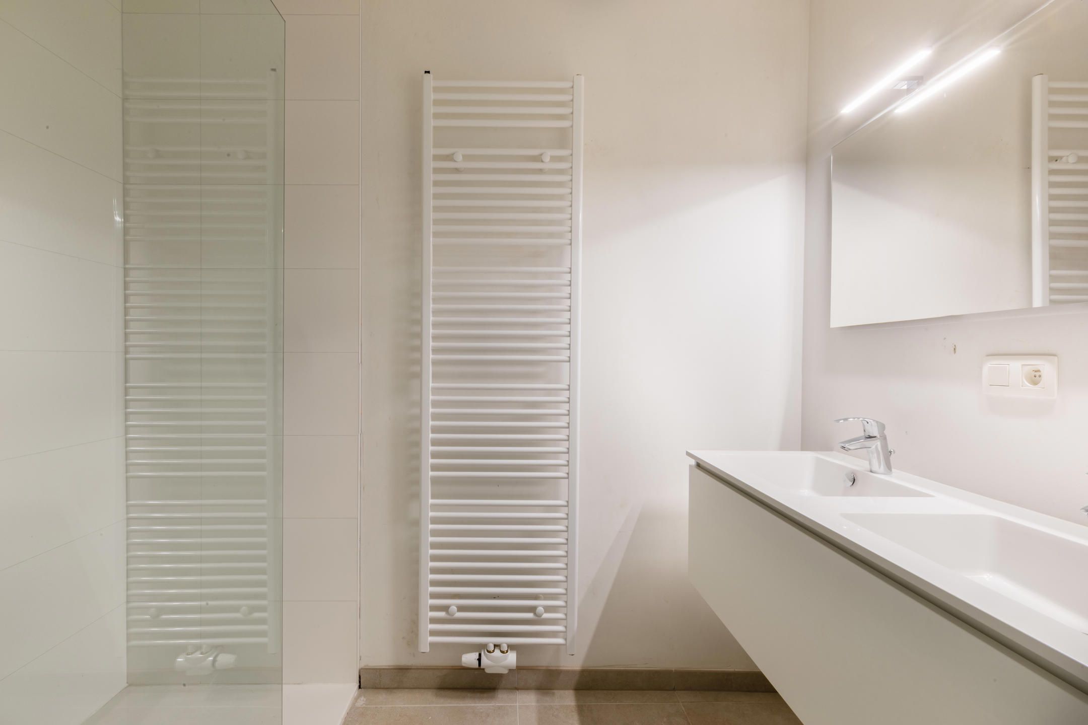 Appartement met 2 slaapkamers en terras in Grobbendonk. foto 8