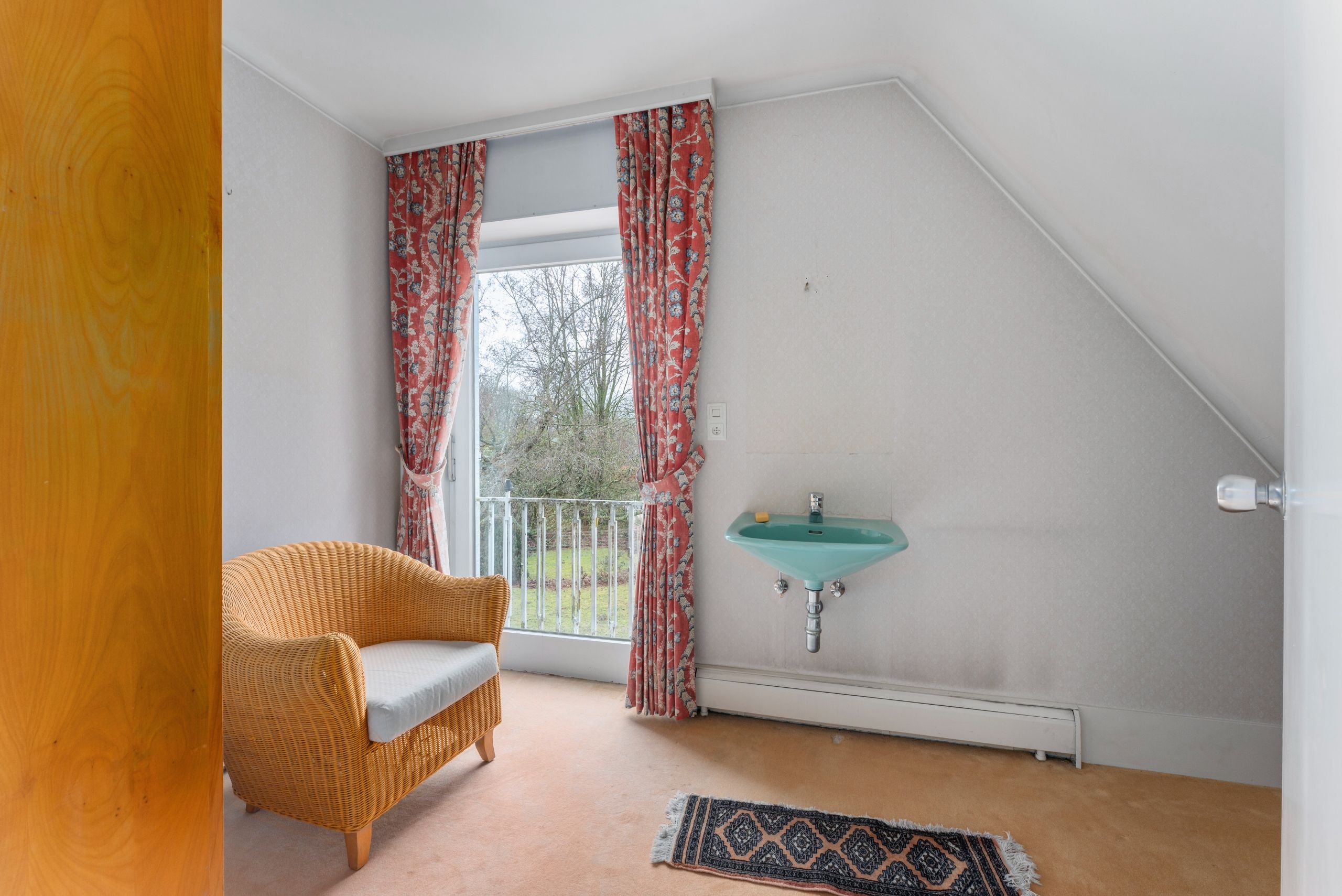 Charmante en ruime te renoveren villa op een perceel van 2.092m2 foto 16