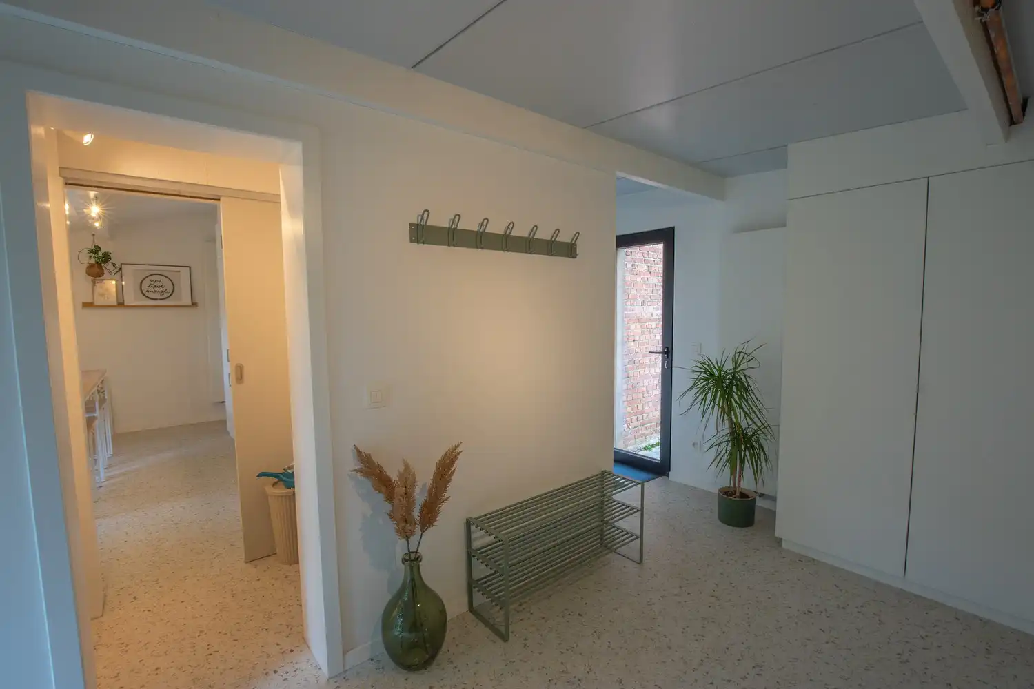 Rustig gelegen kantoorruimte in groene omgeving met parkeergelegenheid foto 2