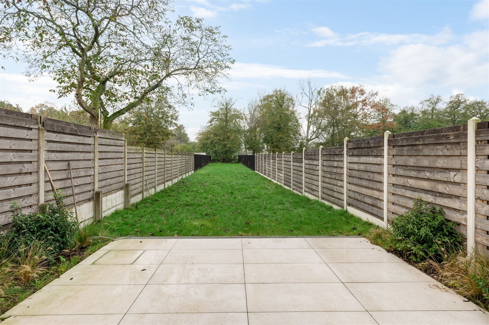 Zeer ruime nieuwbouwwoning met grote tuin en open zicht. foto 4