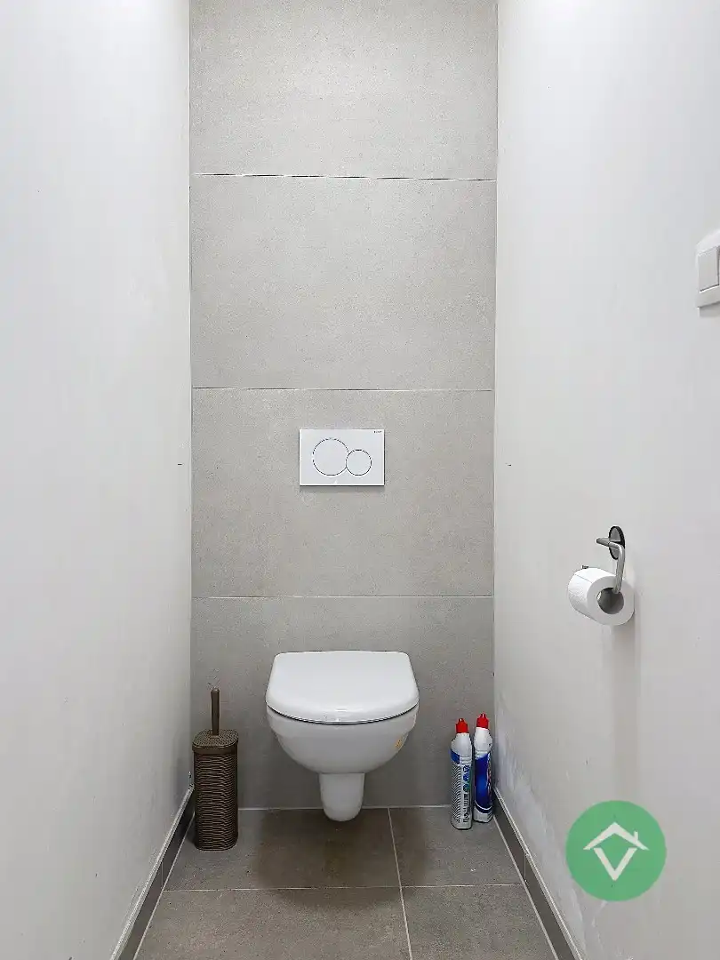 Moderne nieuwbouw tussenwoning met drie slaapkamers en garage in Moere foto 19