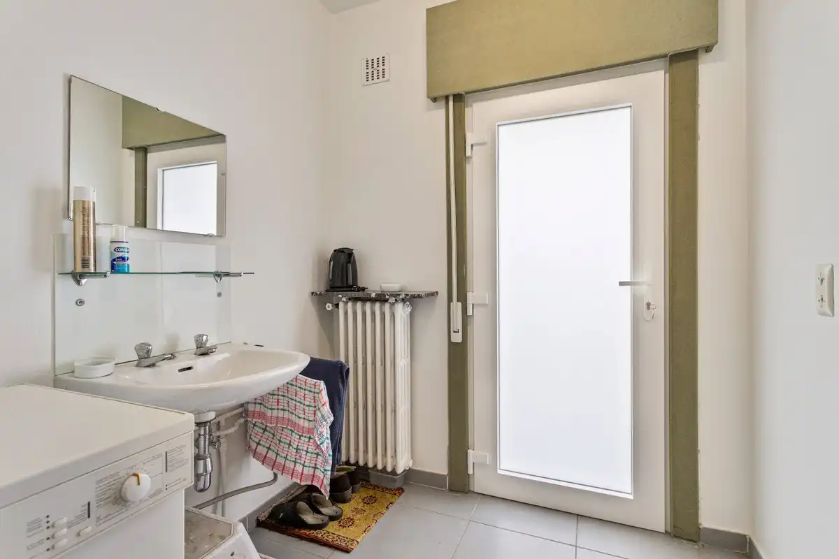 Zeer goed onderhouden halfopen bebouwing met 3 slaapkamers en garage! foto 8