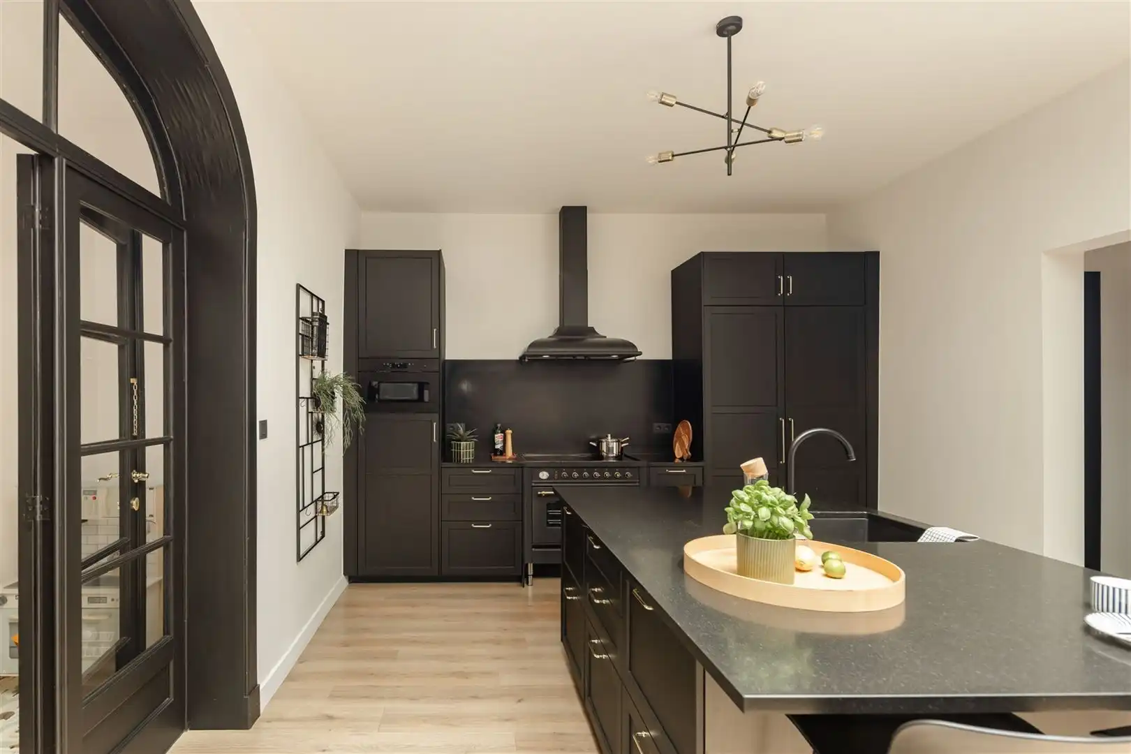 Charmante woning met luxueuze keuken op gegeerde locatie in Deurne foto 4