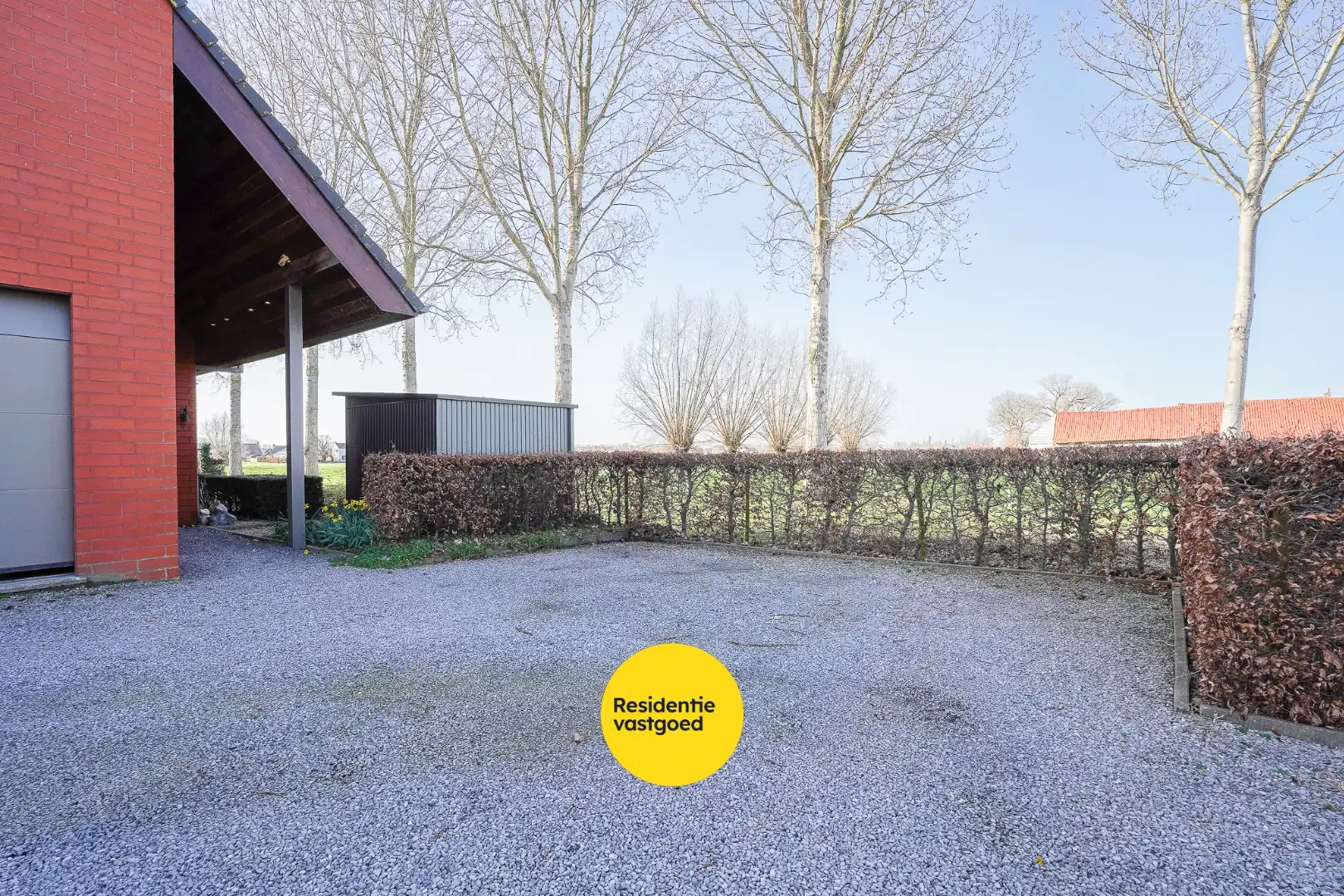 Ruime gezinswoning in doodlopende straat foto 3