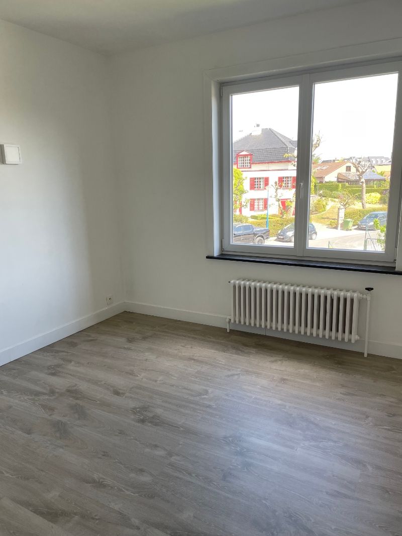 Instapklaar en centraal gelegen appartement met buitenparkeerplaats te Sint-Idesbald foto 8