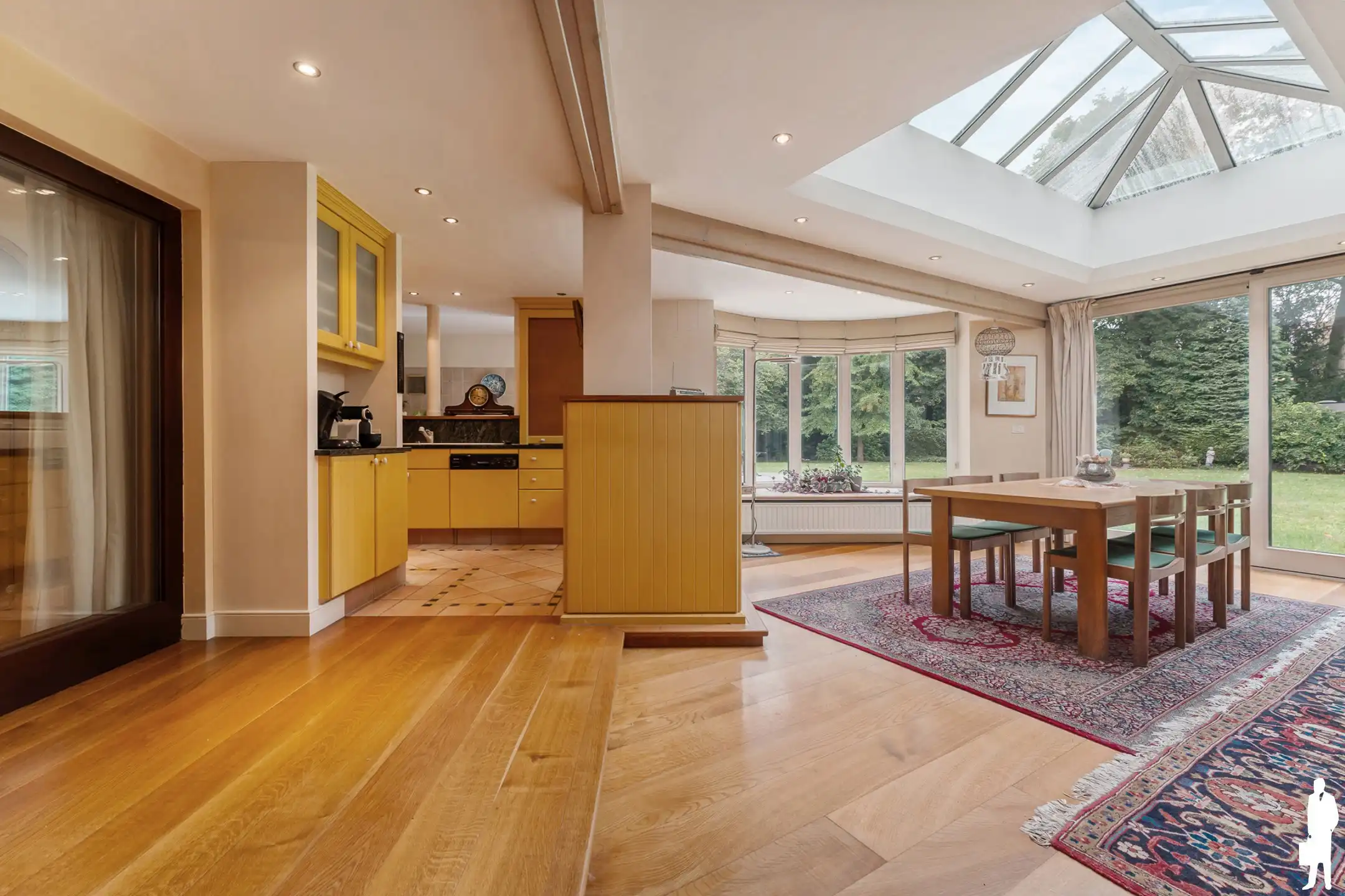 Verrassend ruime villa op prachtig perceel van ca. 4.175 m² foto 16