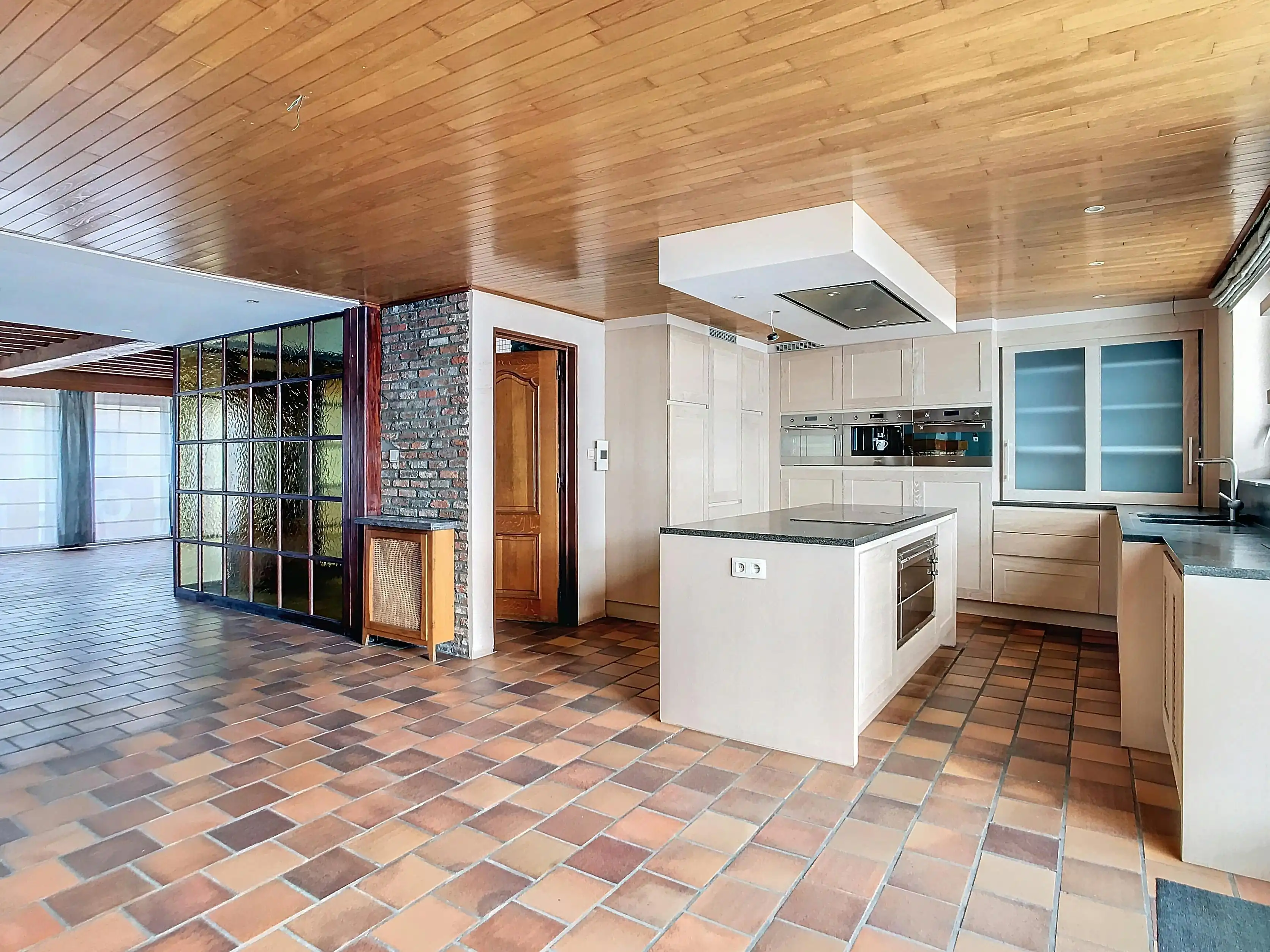 Ruim duplexappartement met handelsruimte centrum Zwijndrecht foto 6