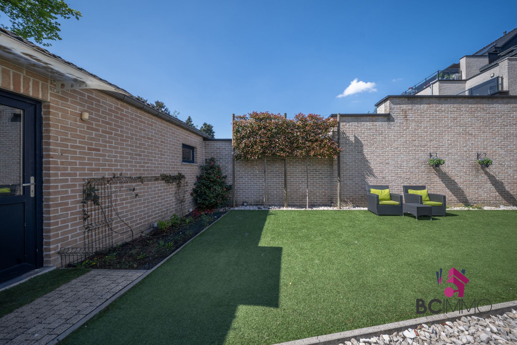 Instapklaar gelijkvloers appartement met tuin, dubbele garage en staanplaatsen te Genk foto 22