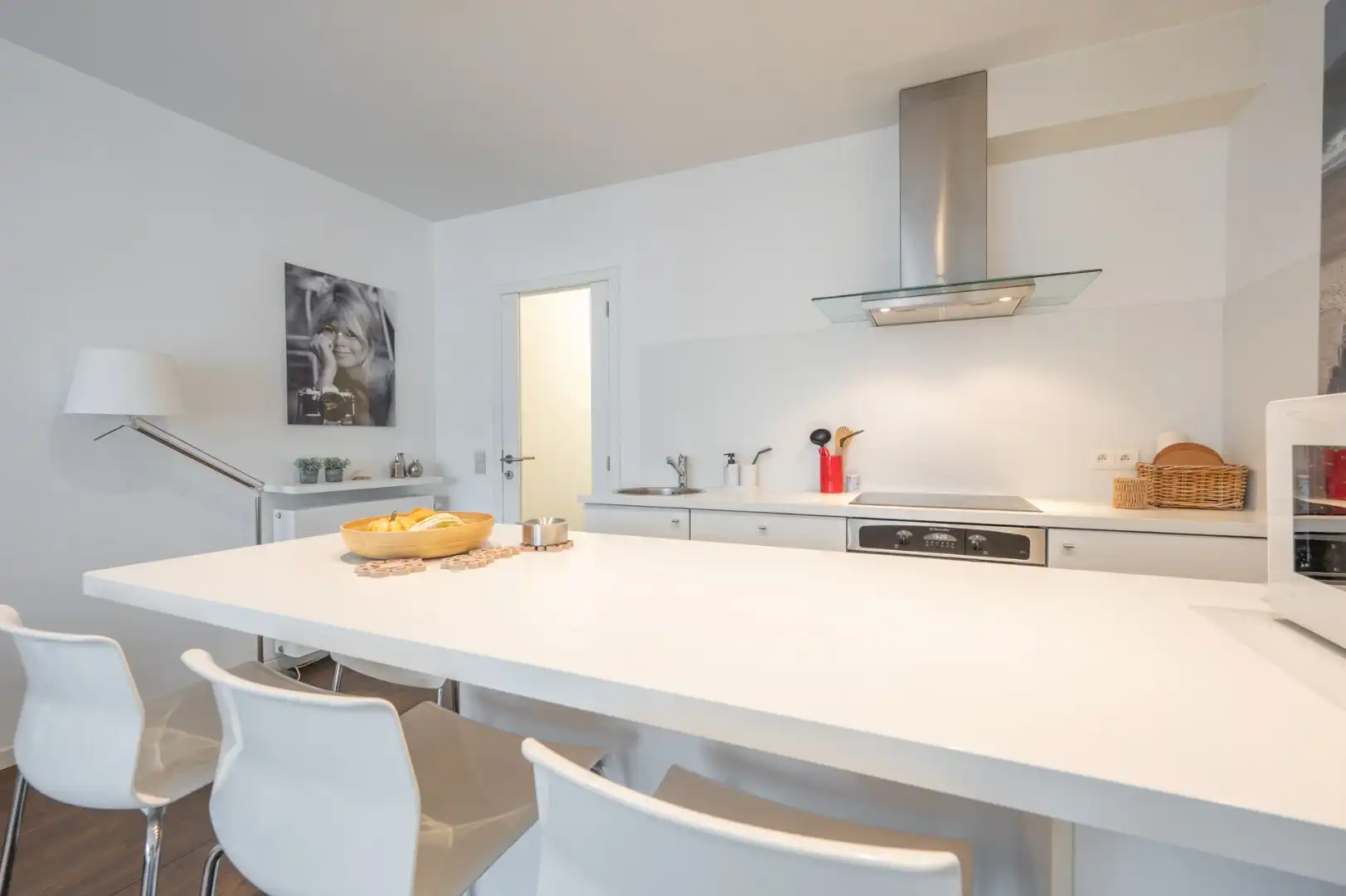 Aangename en knappe studio op een zéér centrale ligging tussen de Dumortierlaan en de Kustlaan foto 4