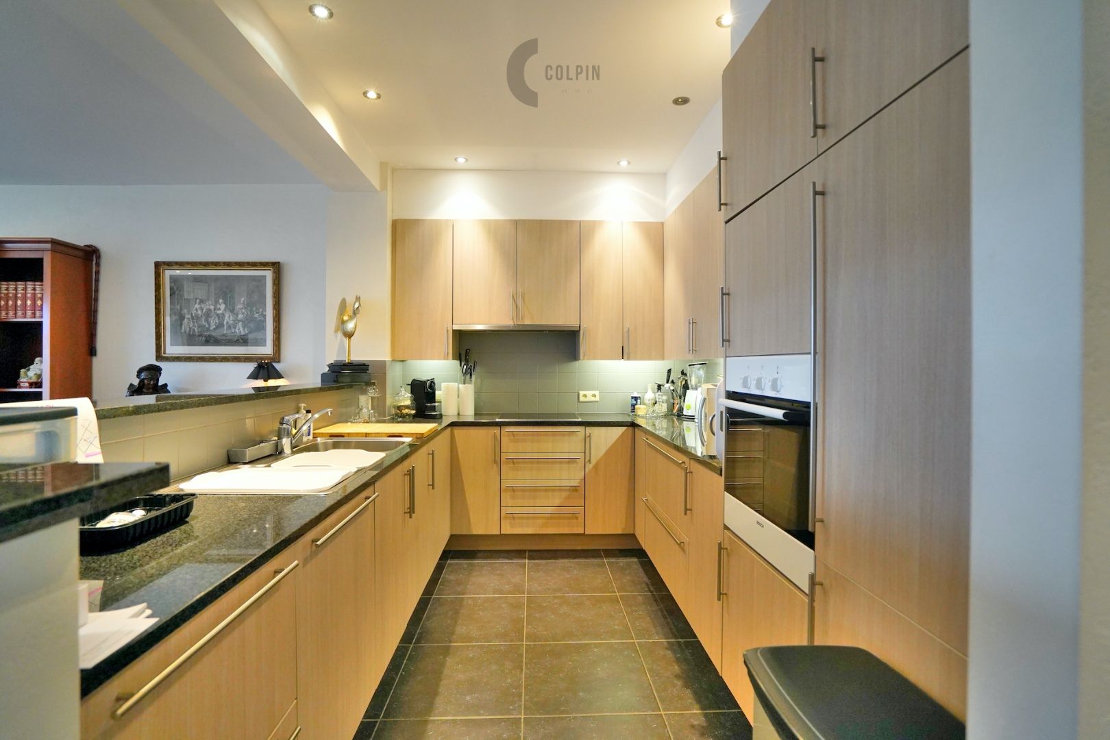 Zonnig appartement met grote terrassen op de Graaf d'Ursellaan foto 4