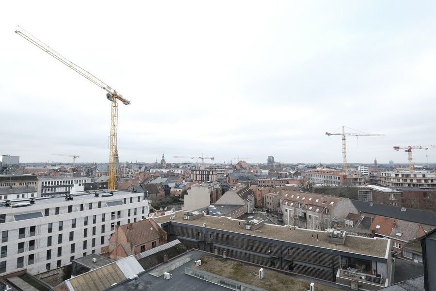 Penthouse midden in het centrum van Hasselt met 2 slaapkamers en een dubbele garage foto 24