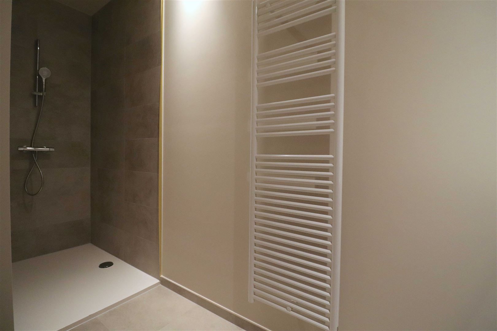 Luxe nieuwbouwappartement met terrassen foto 21