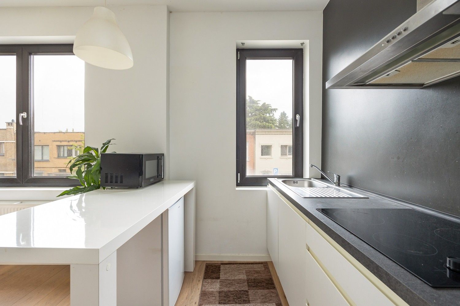 Lichtrijk 1-slaapkamerappartement in gegeerde Pulhofwijk van Berchem foto 3