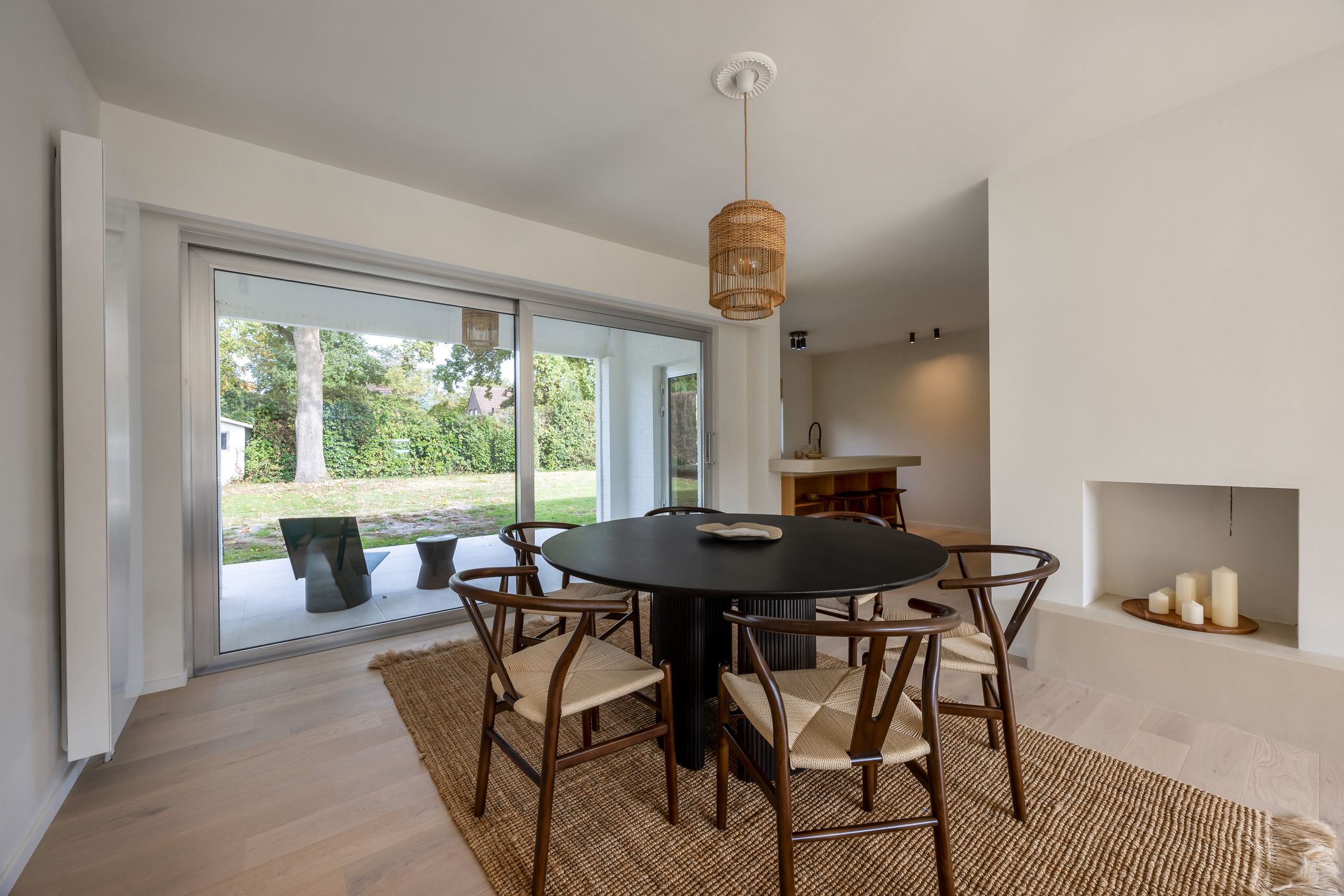 Stijlvol gerenoveerde woning in charmante Bloemenwijk foto {{pictureIndex}}