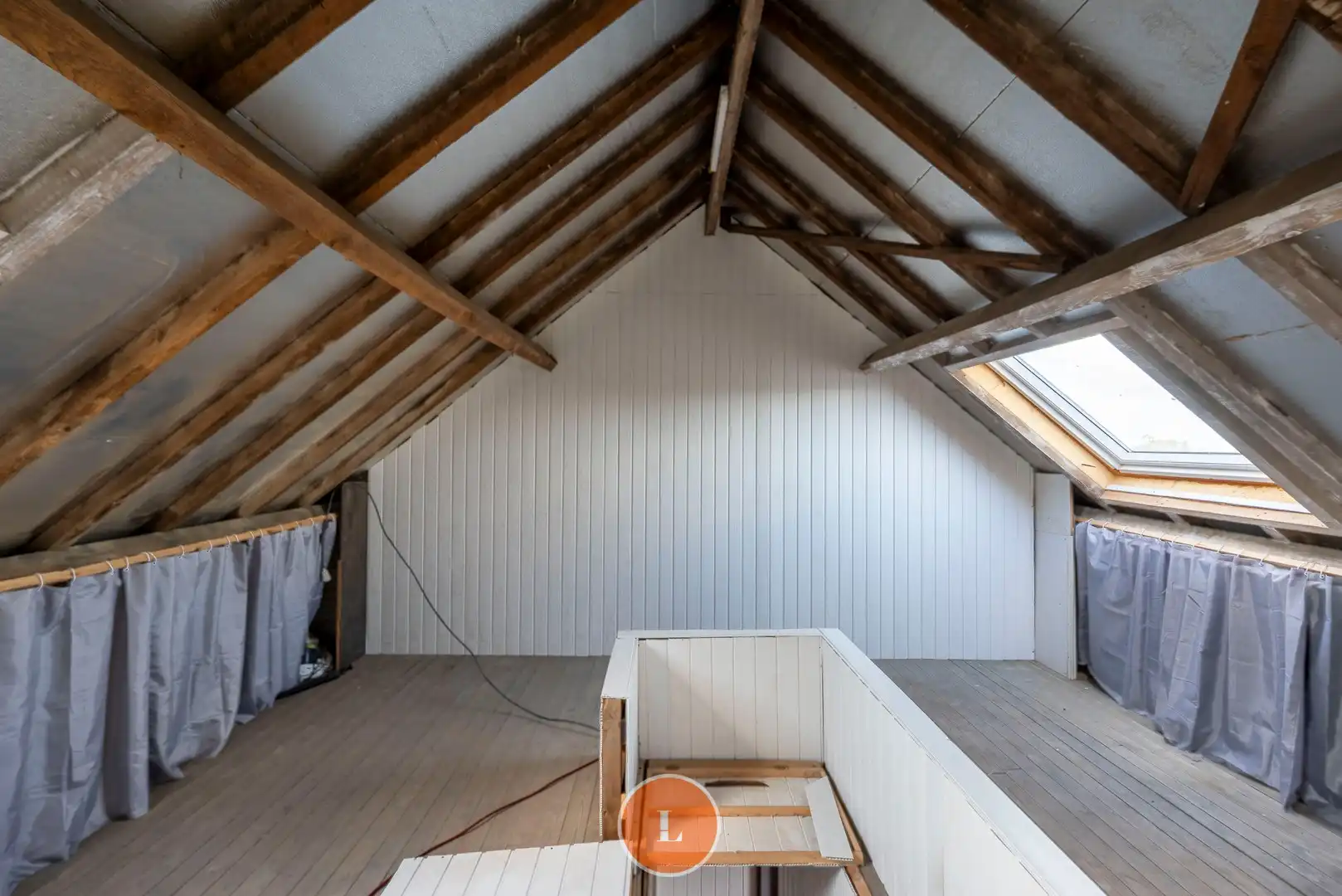 Te renoveren woning met 3 slaapkamers en garage in Menen. foto 13