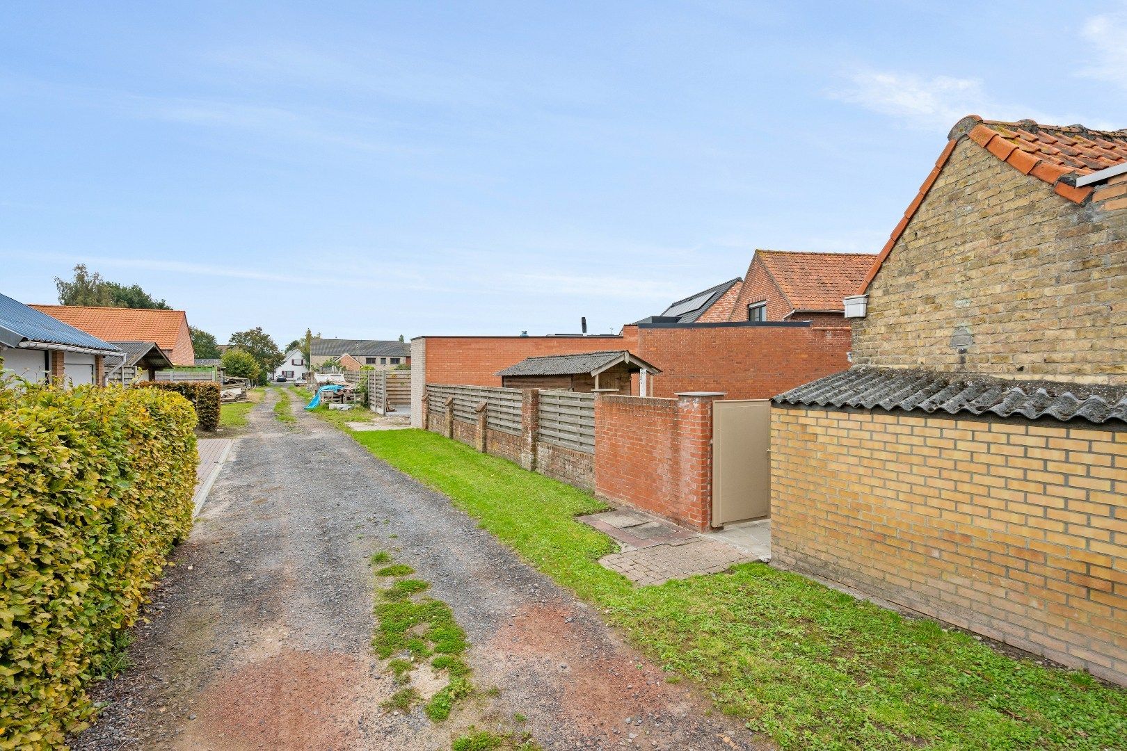 Op te frissen woning met 3 slaapkamers, garage en tuin. foto 23
