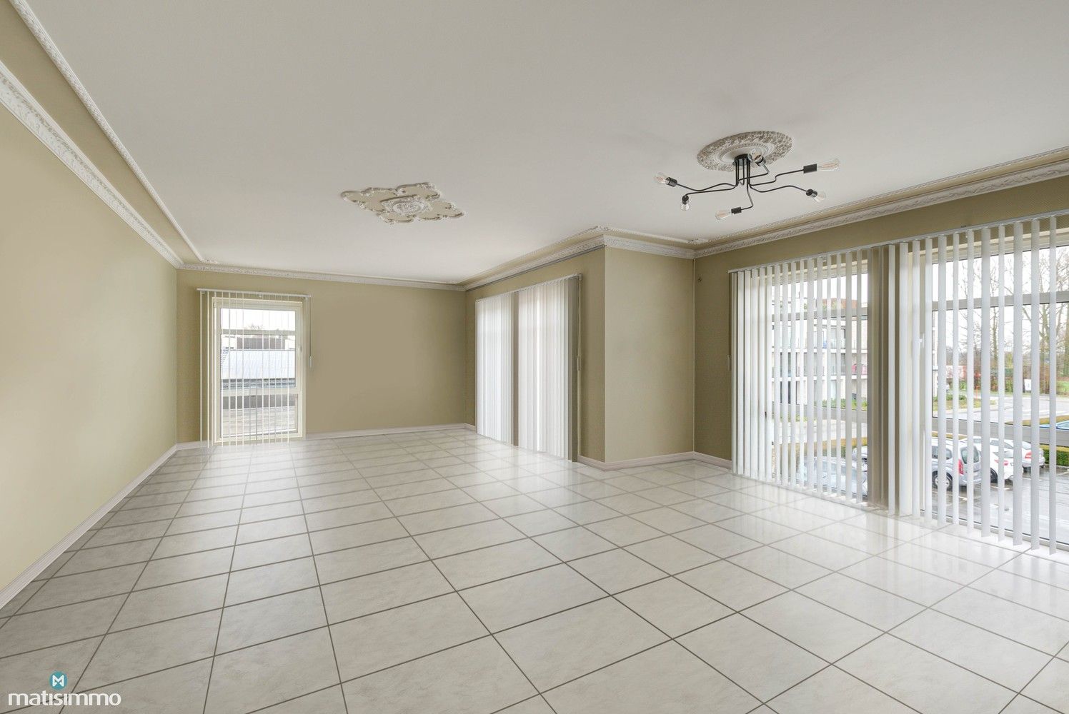 INSTAPKLAAR APPARTEMENT MET 2 SLAAPKAMERS EN GARAGE TE OPGRIMBIE foto 2