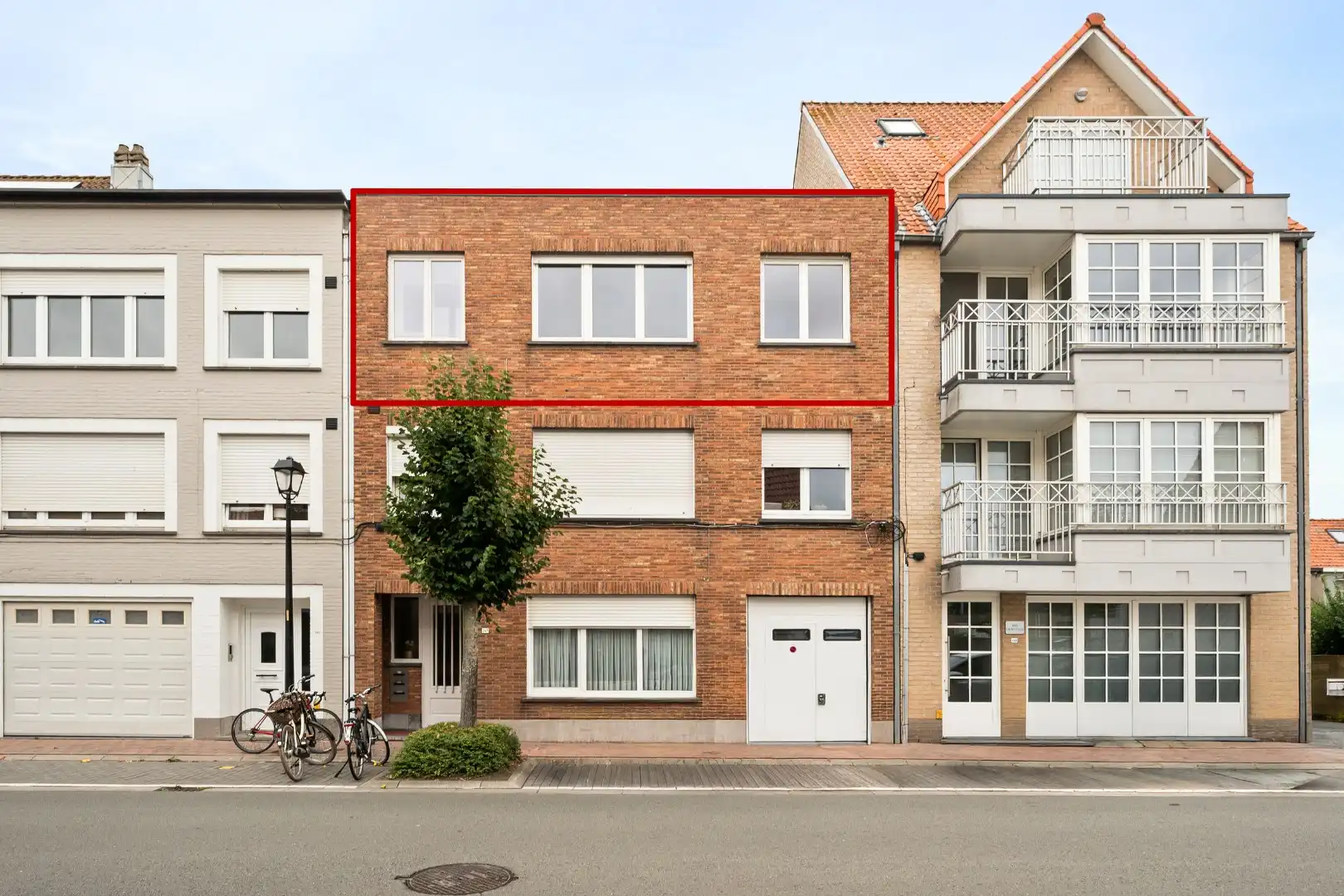 Instapklaar en lichtrijk appartement met terras in het centrum van Heist. foto 16