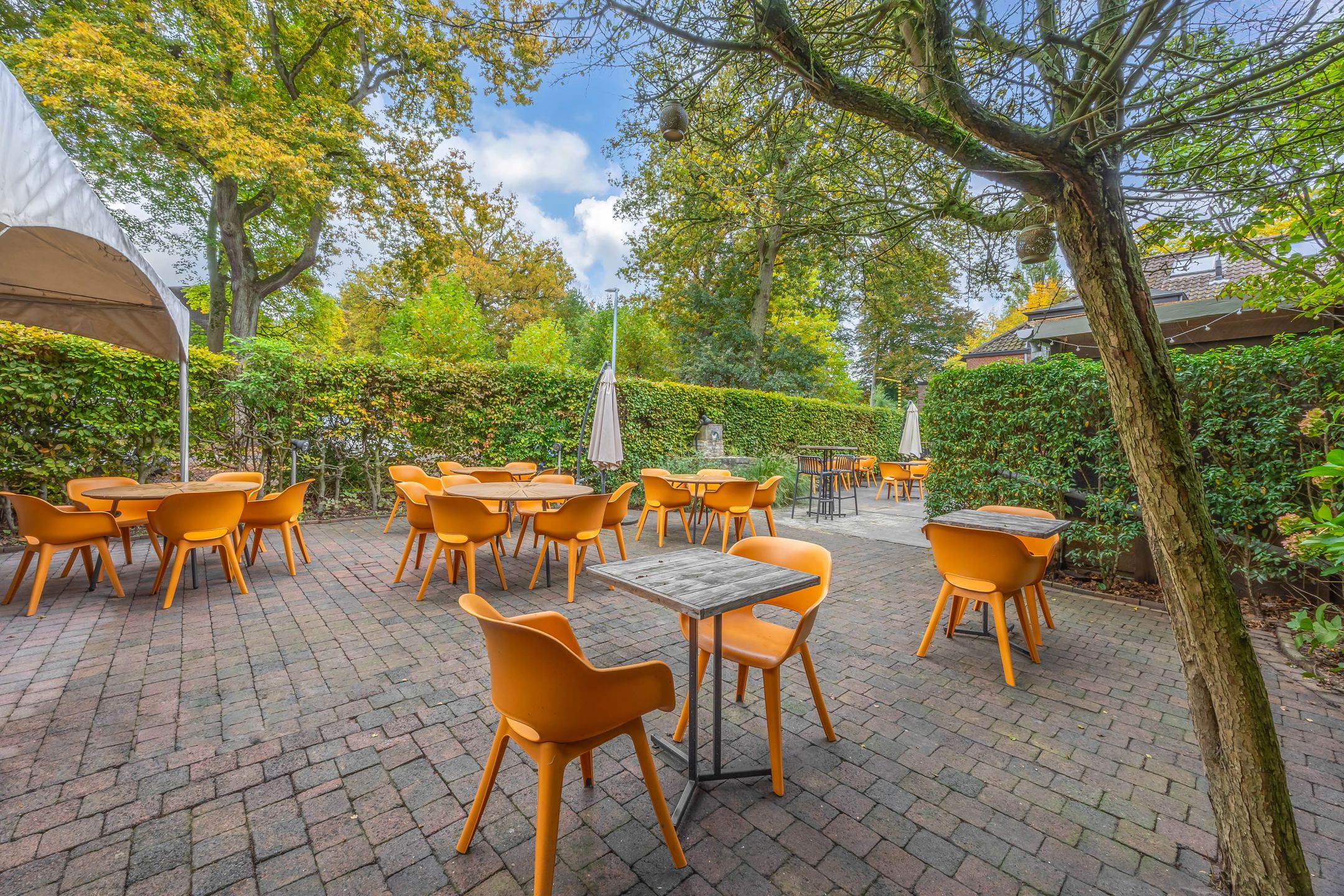 Handelspand met appartement te koop op toplocatie in Kapellen. foto 35