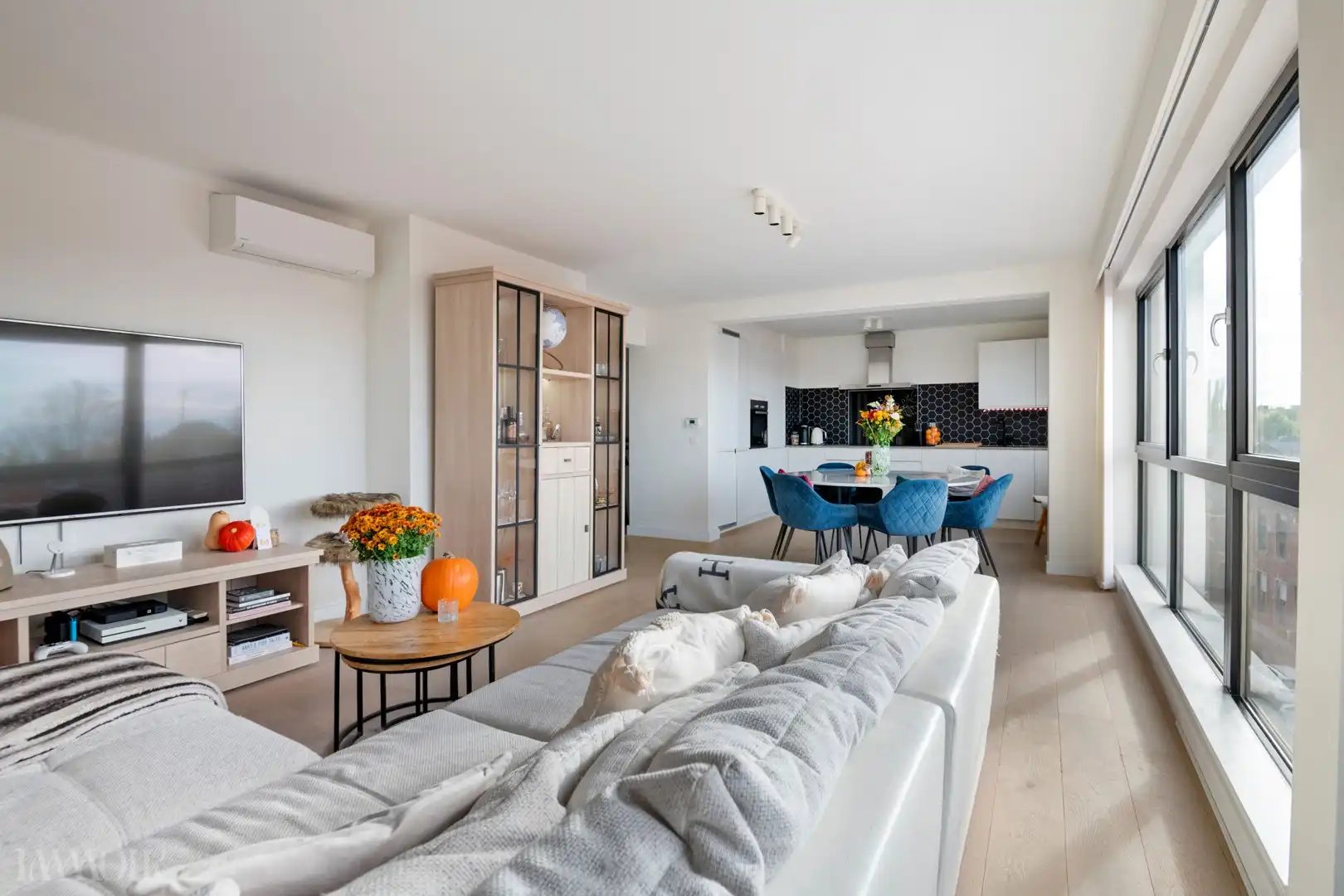 Centraal gelegen en lichtrijk appartement nabij het centrum van Ekeren. foto 2