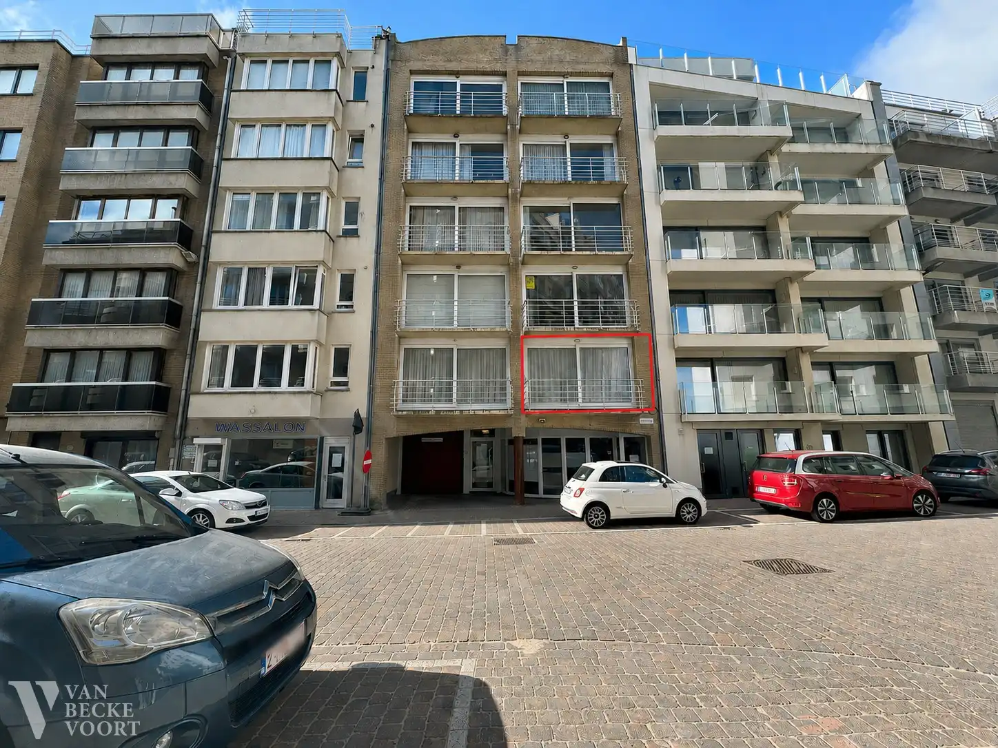 Verfijnd heringericht appartement met zicht op zee foto 11