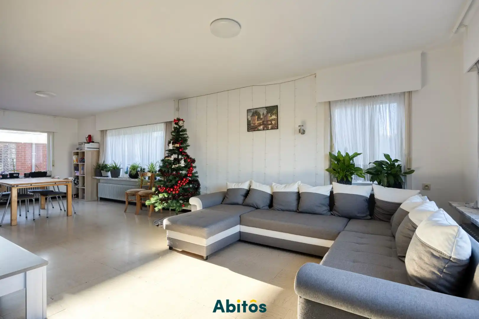 Halfopen woning met ruime opslagruimte foto 8