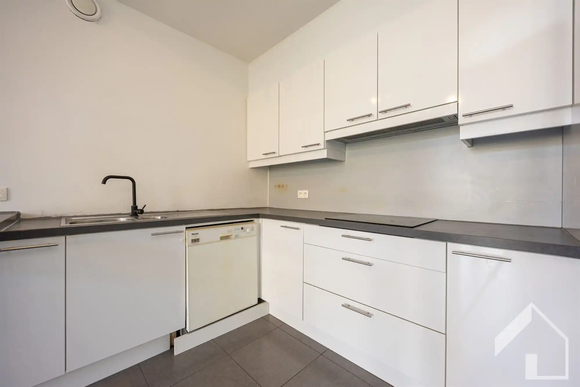 Ruime woning op een rustige locatie! foto 12