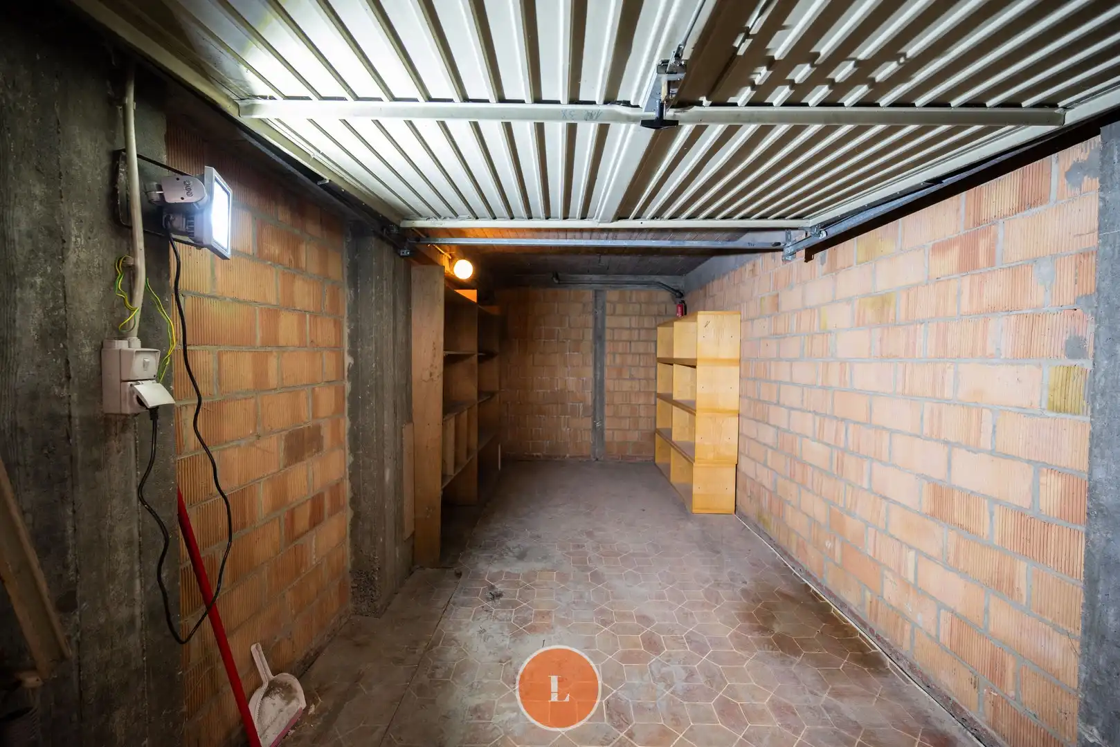 Op te frissen appartement te Kortrijk met 3 slaapkamers. foto 19