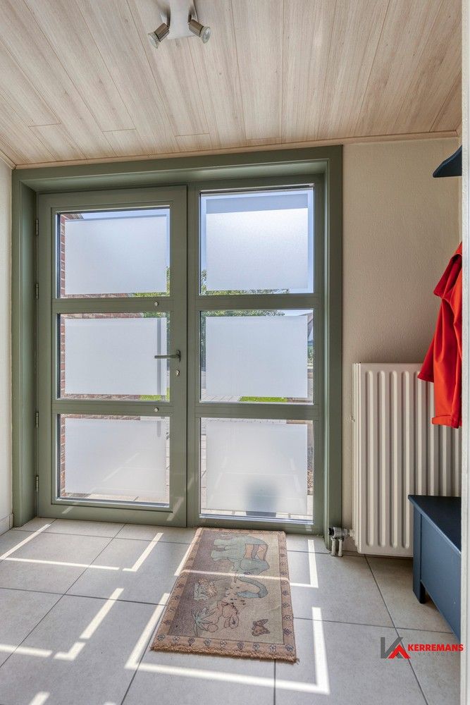 Woning met 3 slaapkamers, zonnige tuin en garage. foto 3