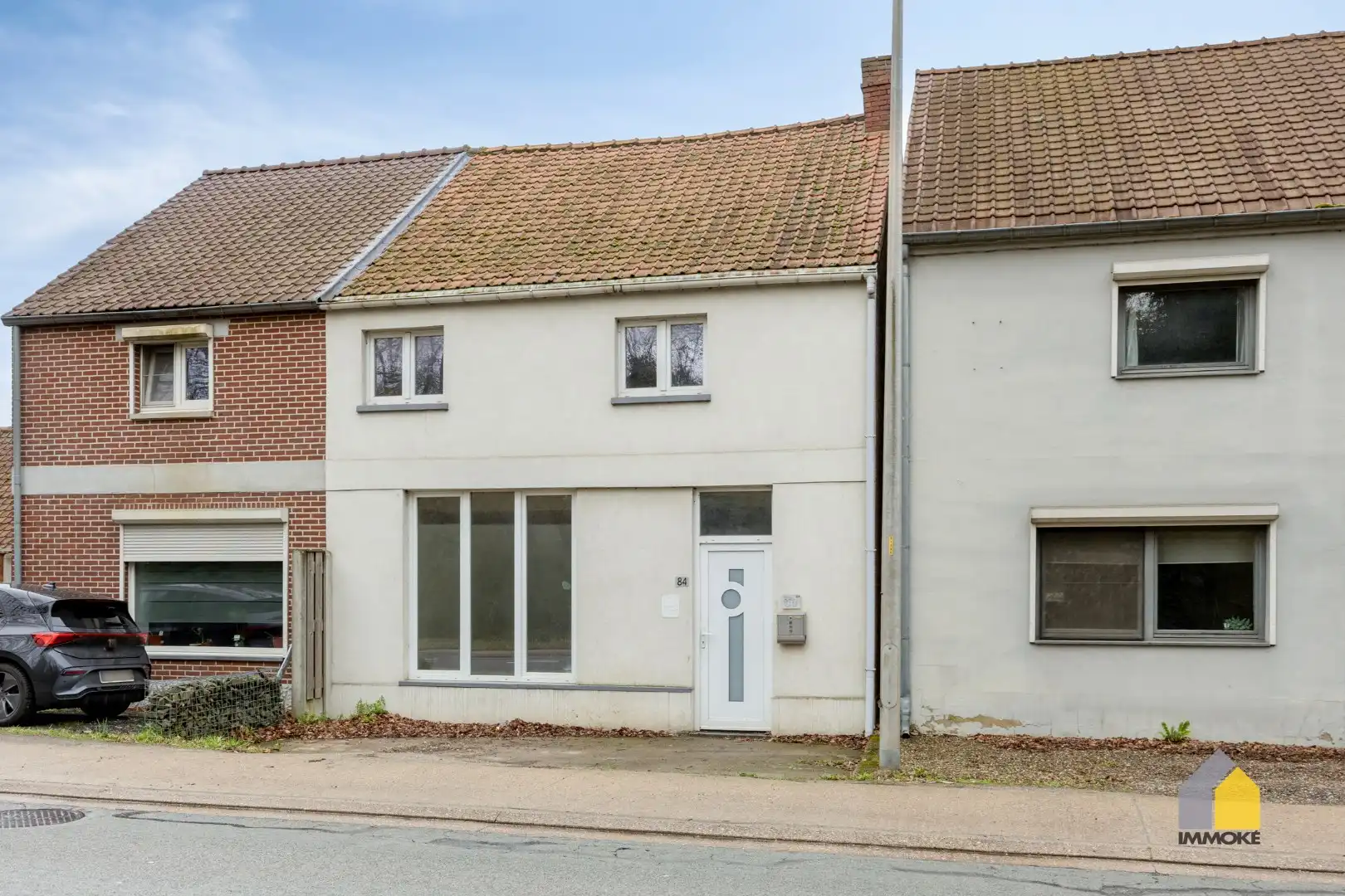 Hoofdfoto van de publicatie: Te renoveren rijwoning met 3 slpks op 1a 23 ca.