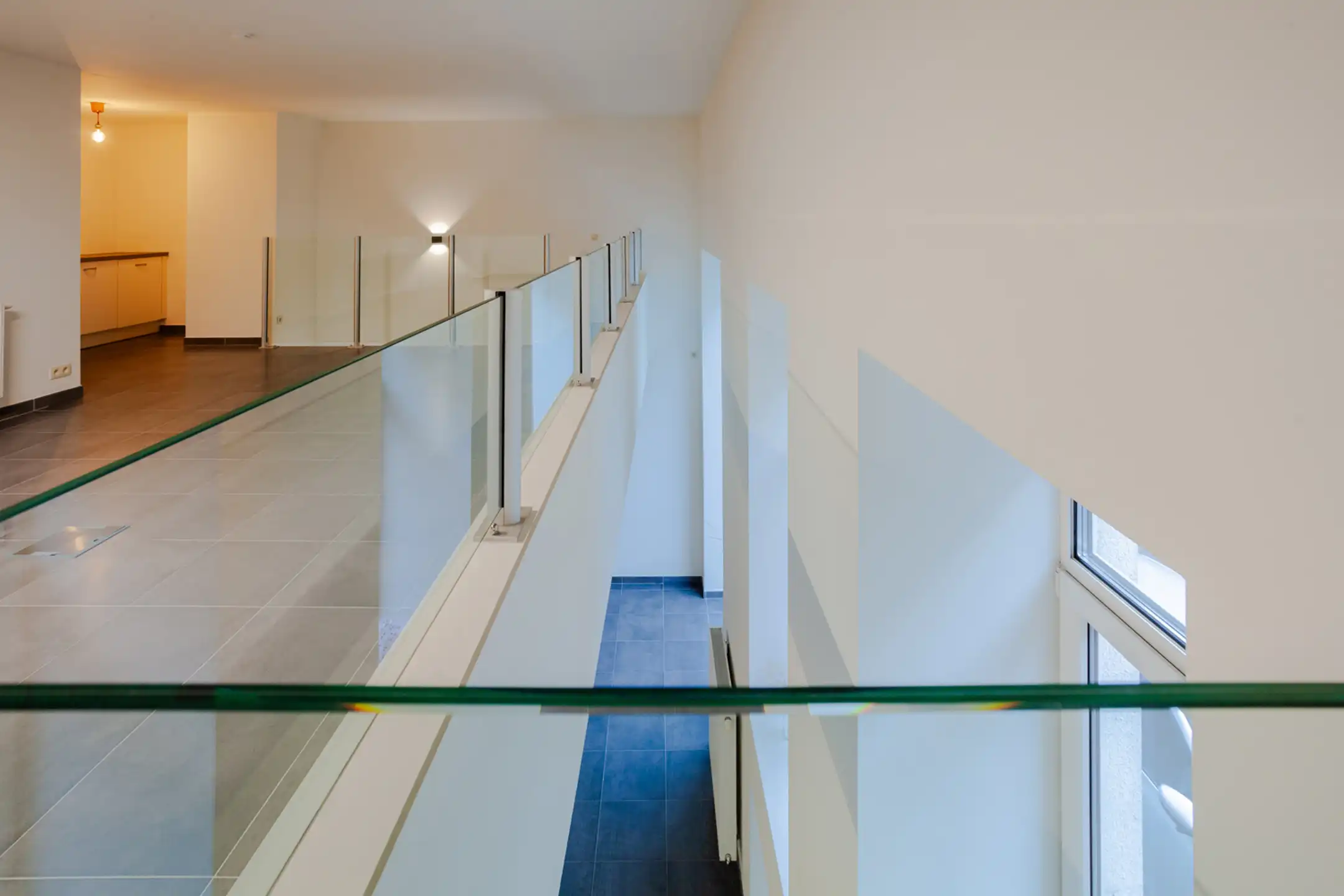 Strategisch gelegen duplex handelsruimte foto 8