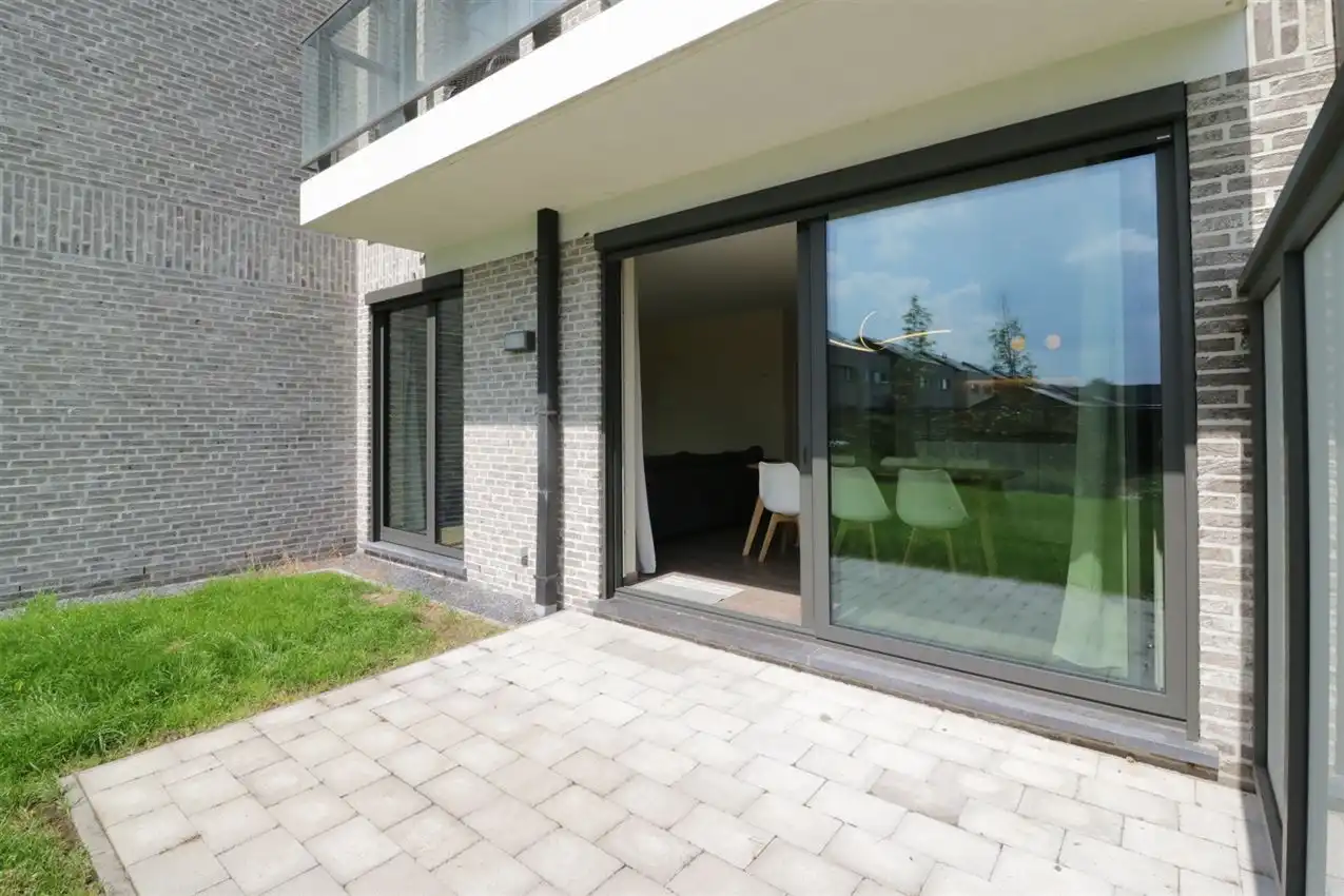 Gelijkvloers app., twee slaapkamers, autostaanplaats nabij centrum foto 11