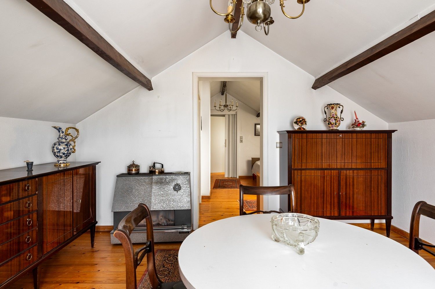Deze woning is gelegen in een rustige omgeving en beschikt over bijzonder veel potentieel te Lier foto 21