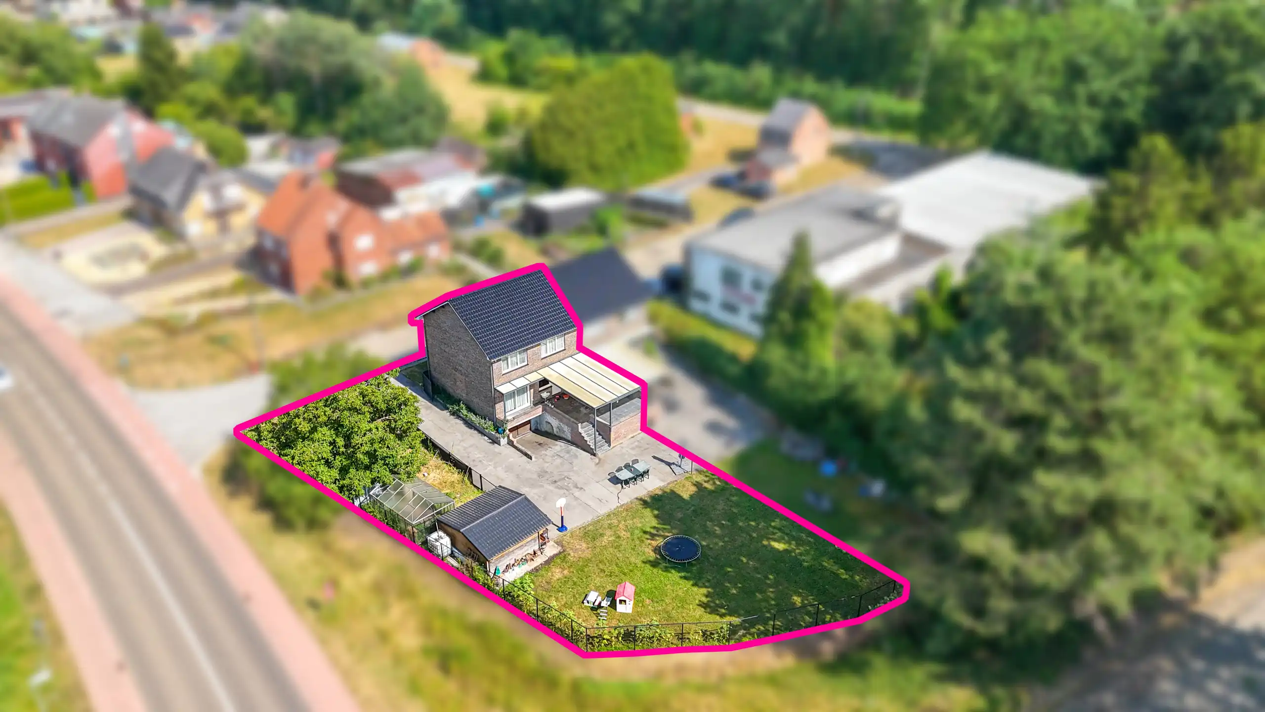 Instapklare woning met 3slpks, kelder en mooie tuin in Ham! foto 28