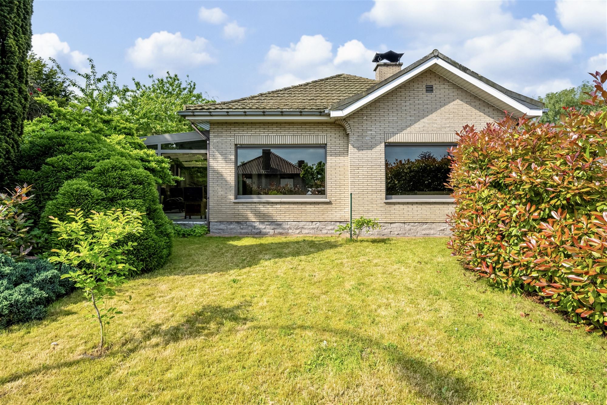 Mooie bungalow met 3 slpks, tuin en garage foto 3