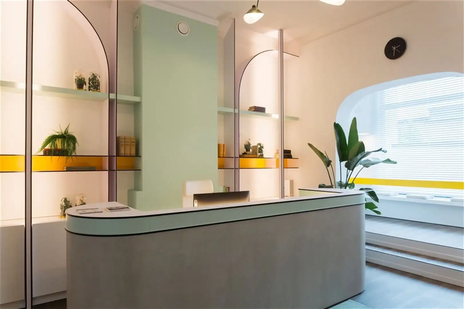 Kantoren/praktijkruimten op strategische locatie in Gent met parking foto 4