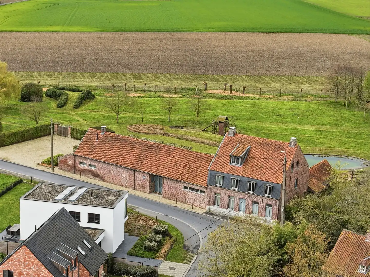 Ruime villa op een prachtig perceel van 11.110m² in groene omgeving! foto 56